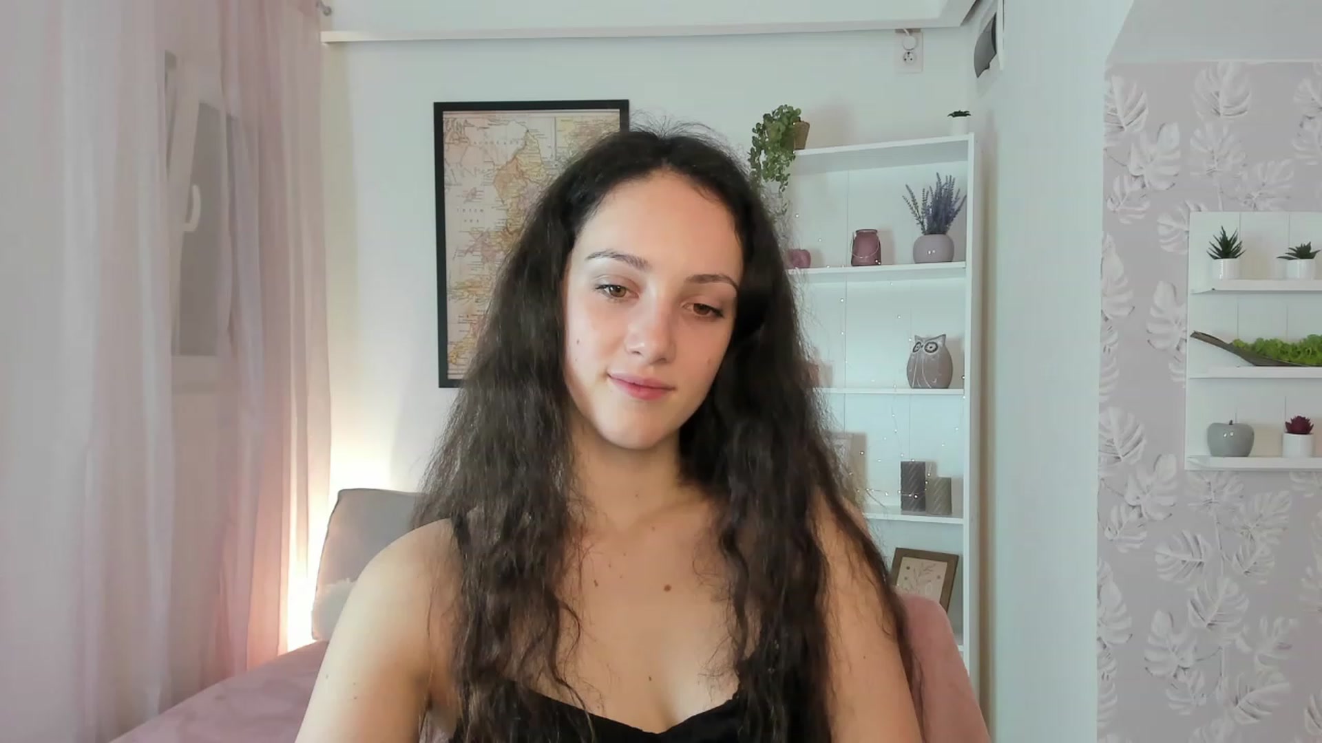 Gallery image thumbnail from Sophie_Rain18's myfreecams stream on, 01/19/2023, 18:17 image 14 of 20