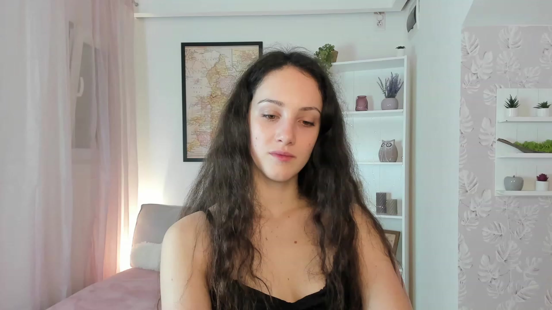Gallery image thumbnail from Sophie_Rain18's myfreecams stream on, 01/19/2023, 18:17 image 9 of 20
