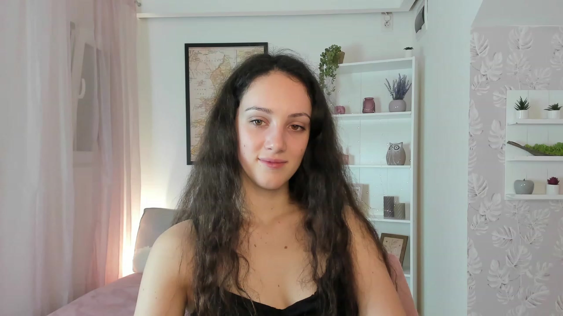 Gallery image thumbnail from Sophie_Rain18's myfreecams stream on, 01/19/2023, 18:17 image 12 of 20