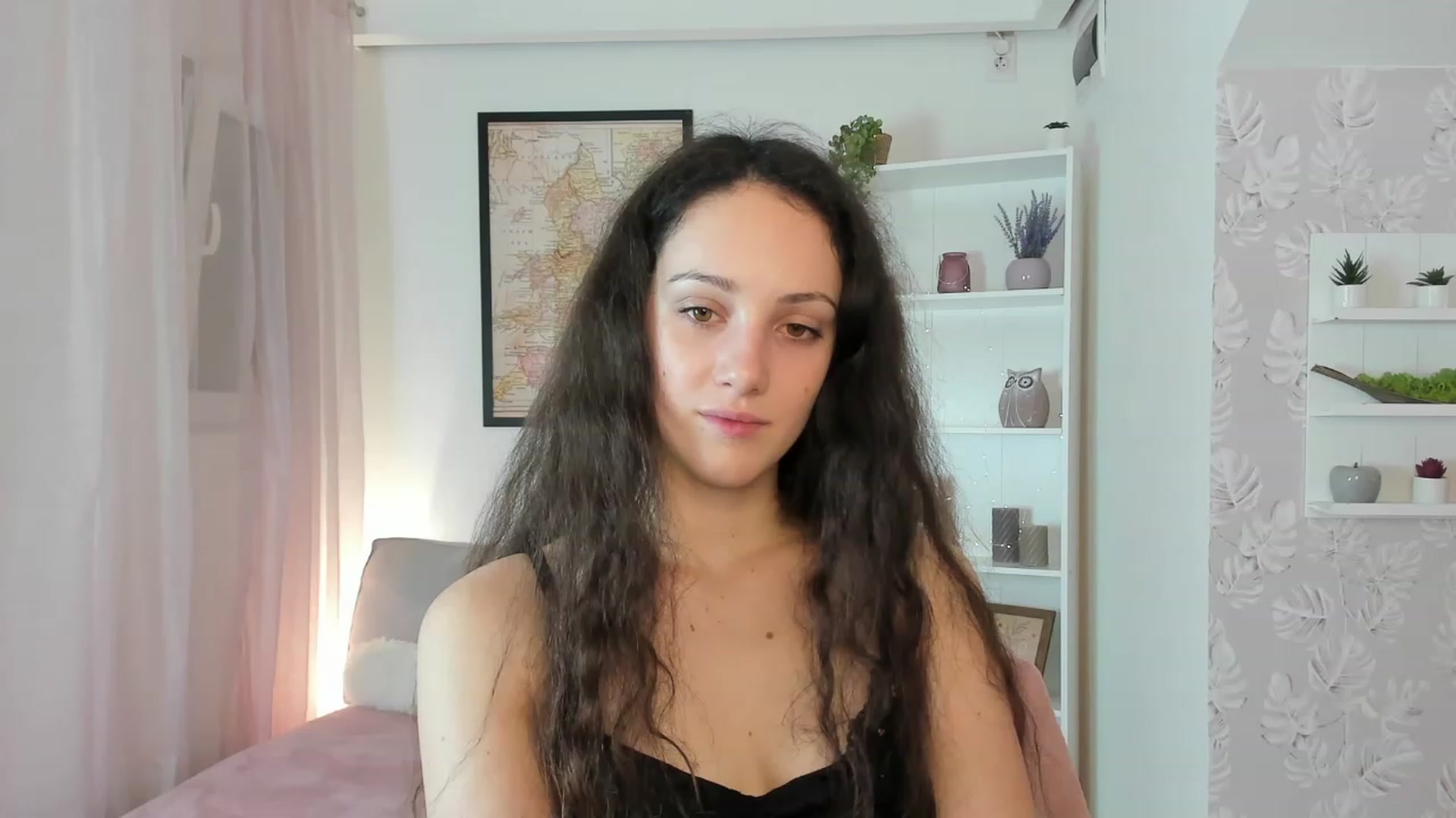 Gallery image thumbnail from Sophie_Rain18's myfreecams stream on, 01/19/2023, 18:17 image 8 of 20