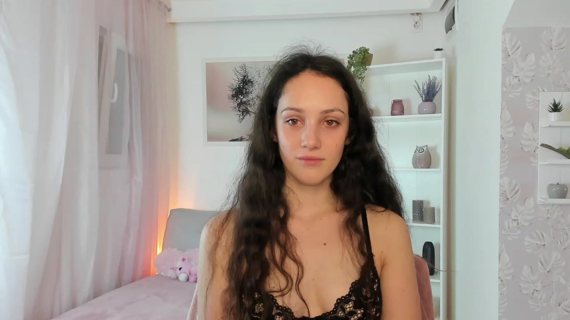 Gallery image thumbnail from Sophie_Rain18's myfreecams stream on, 01/25/2023, 16:22 image 9 of 20
