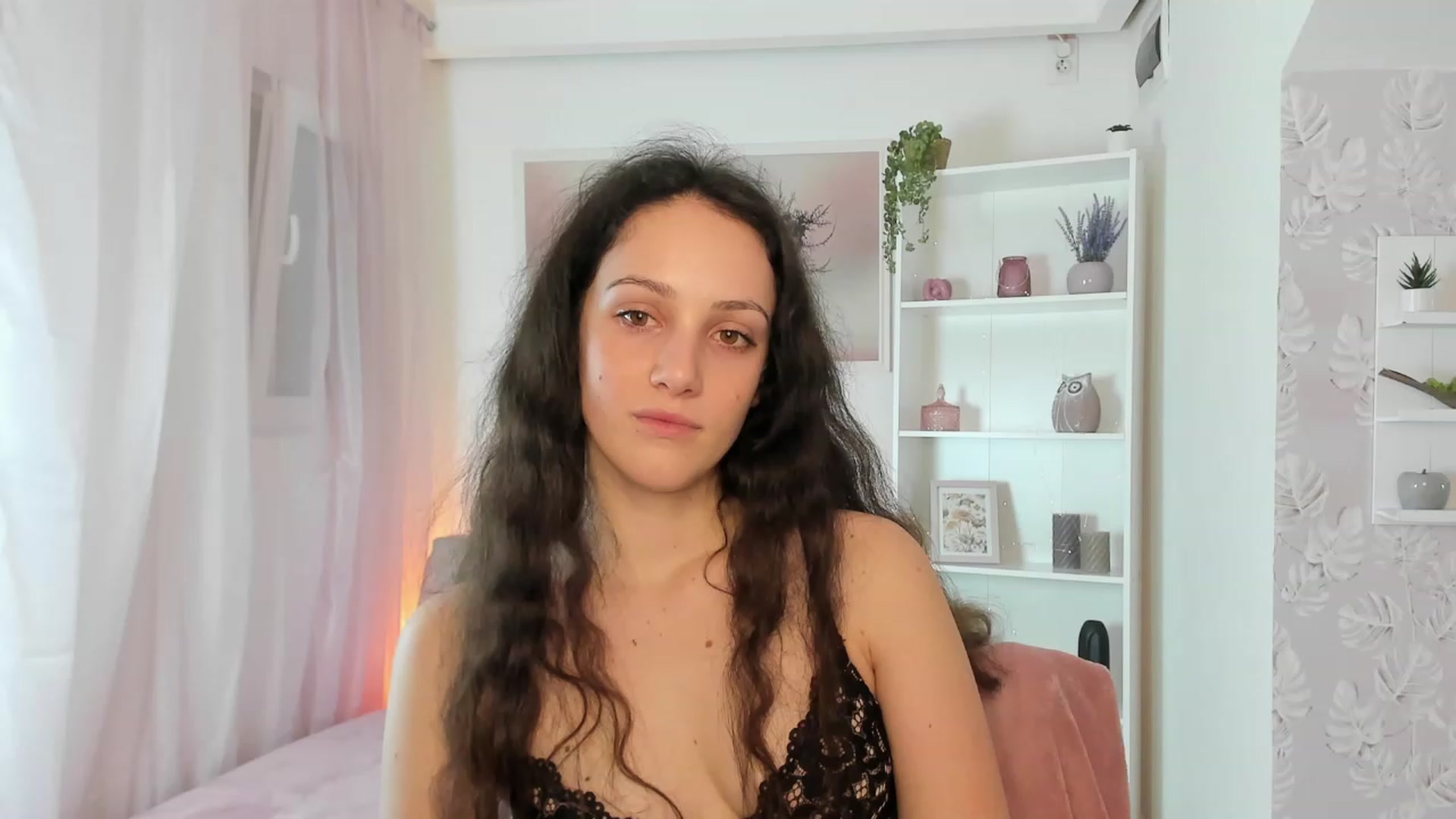Gallery image thumbnail from Sophie_Rain18's myfreecams stream on, 01/25/2023, 16:22 image 15 of 20