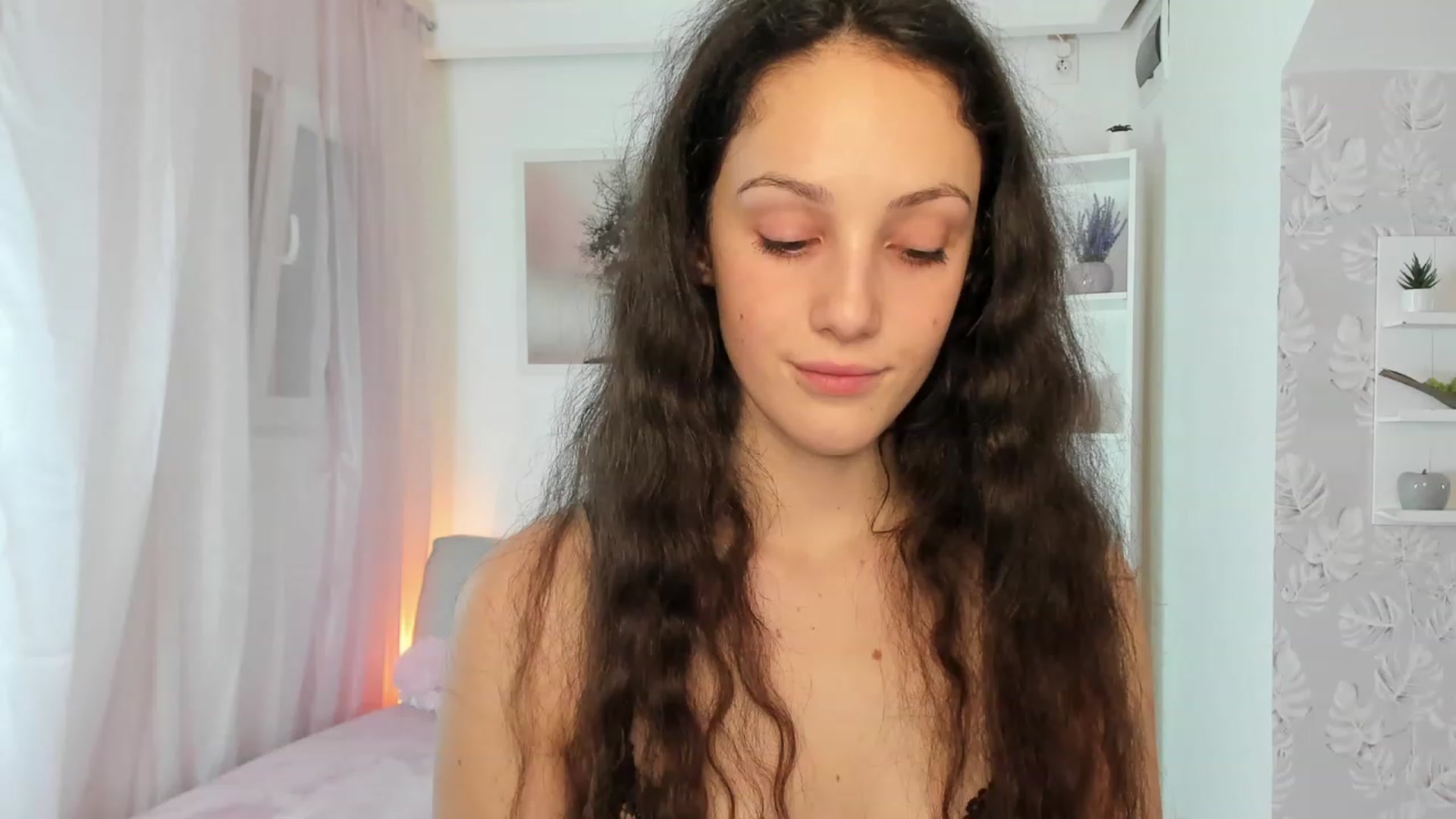 Gallery image thumbnail from Sophie_Rain18's myfreecams stream on, 01/25/2023, 16:22 image 3 of 20