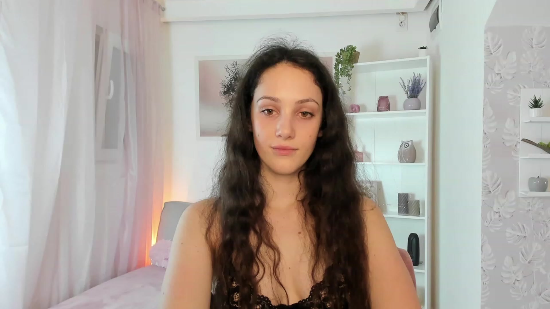 Gallery image thumbnail from Sophie_Rain18's myfreecams stream on, 01/25/2023, 16:22 image 4 of 20