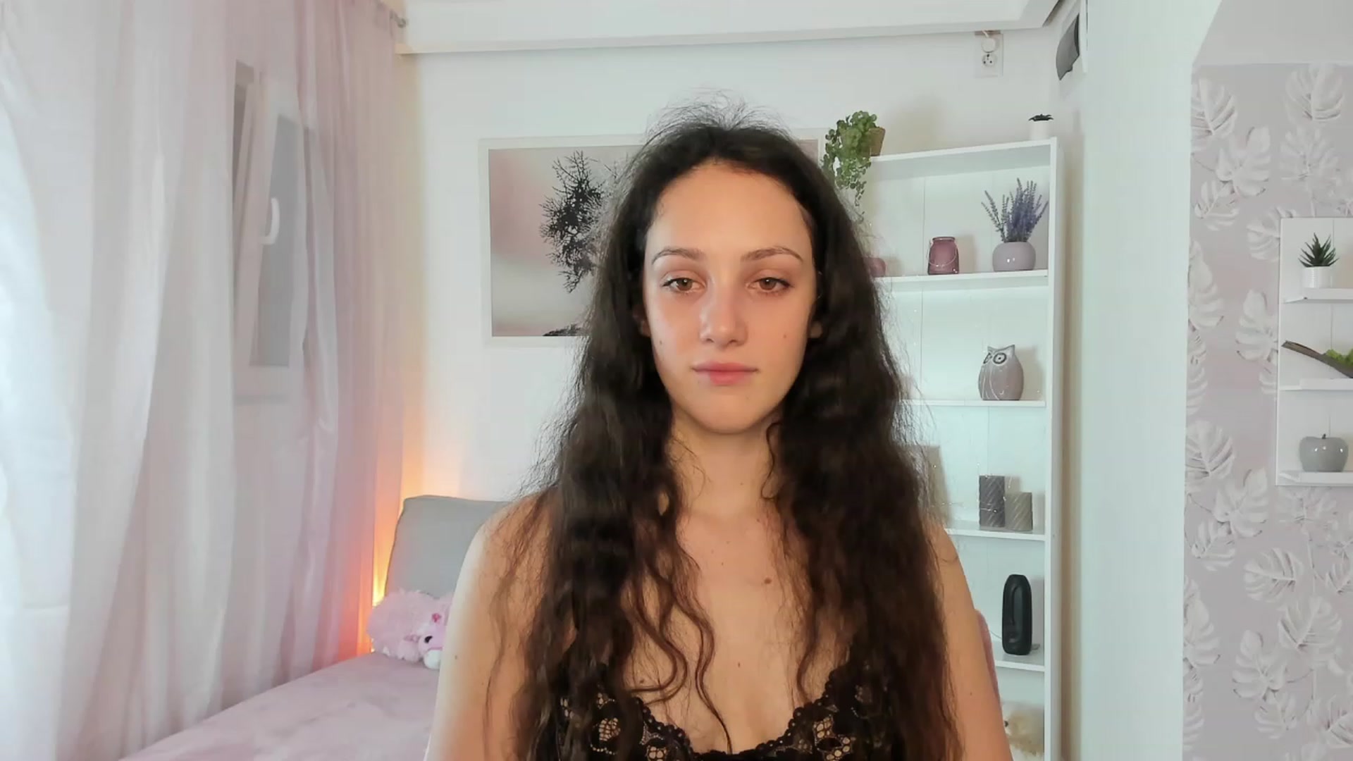 Gallery image thumbnail from Sophie_Rain18's myfreecams stream on, 01/25/2023, 16:22 image 7 of 20