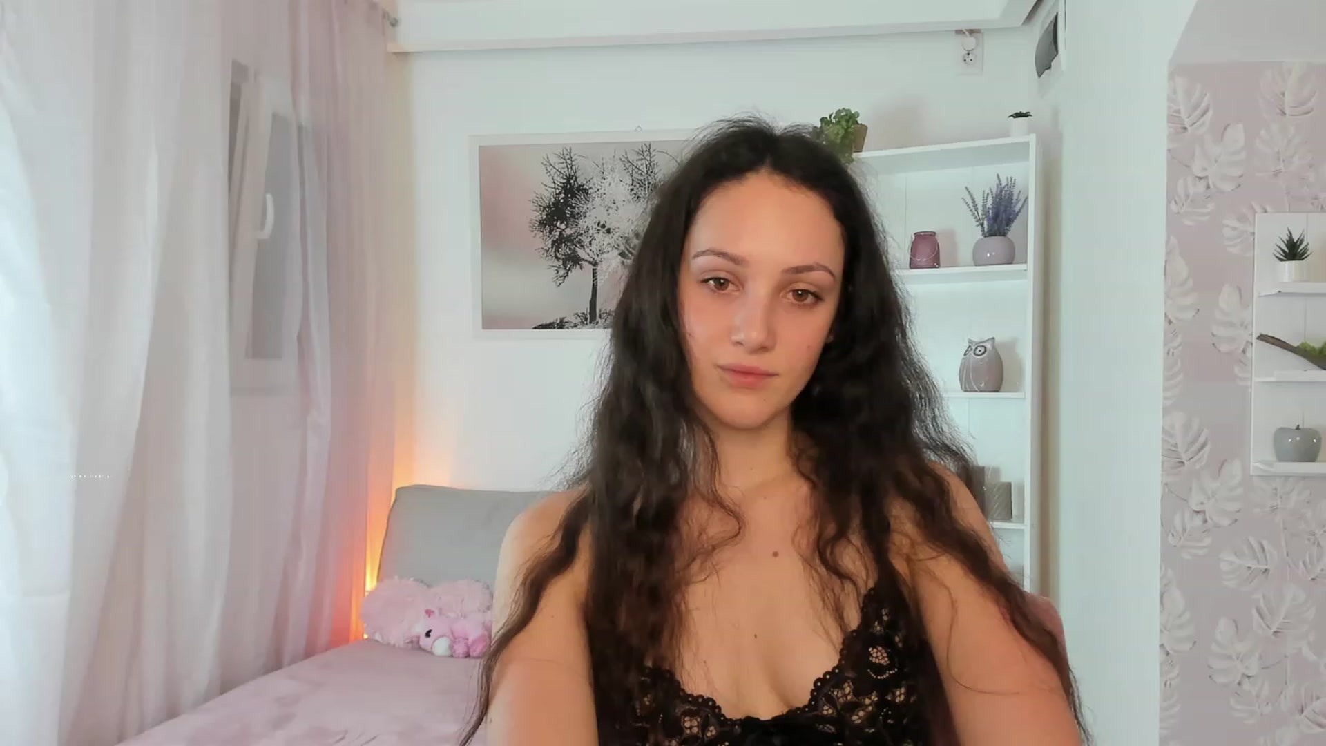 Gallery image thumbnail from Sophie_Rain18's myfreecams stream on, 01/25/2023, 19:02 image 18 of 20