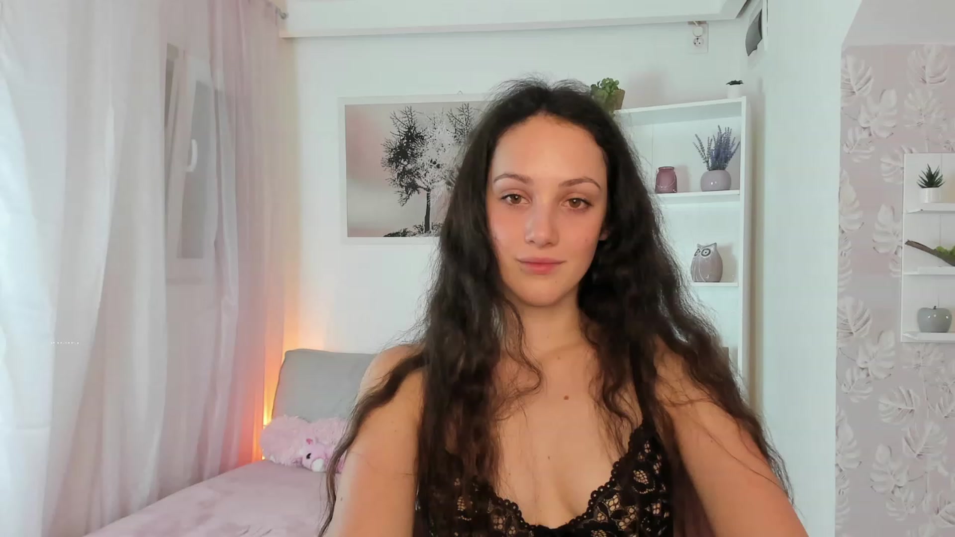Gallery image thumbnail from Sophie_Rain18's myfreecams stream on, 01/25/2023, 19:02 image 16 of 20