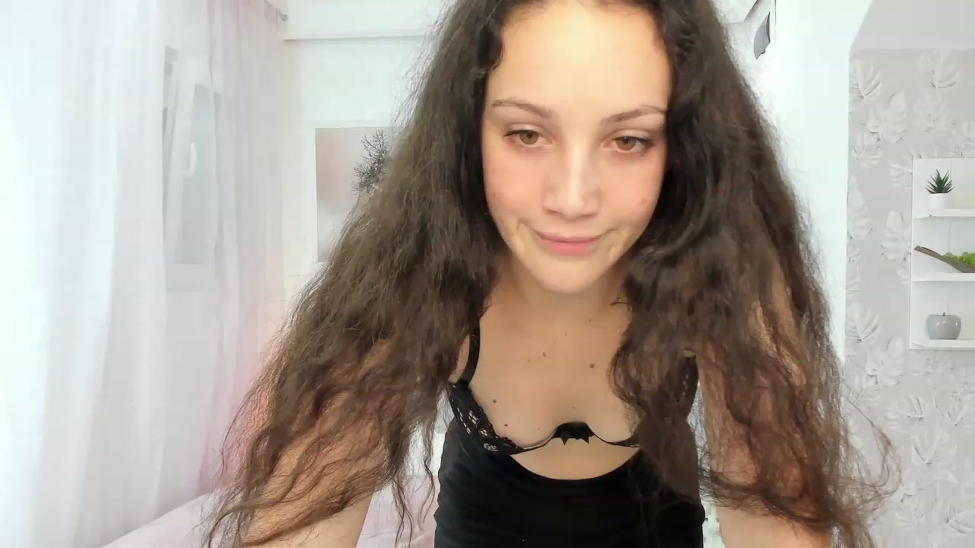 Gallery image thumbnail from Sophie_Rain18's myfreecams stream on, 01/26/2023, 15:08 image 19 of 20