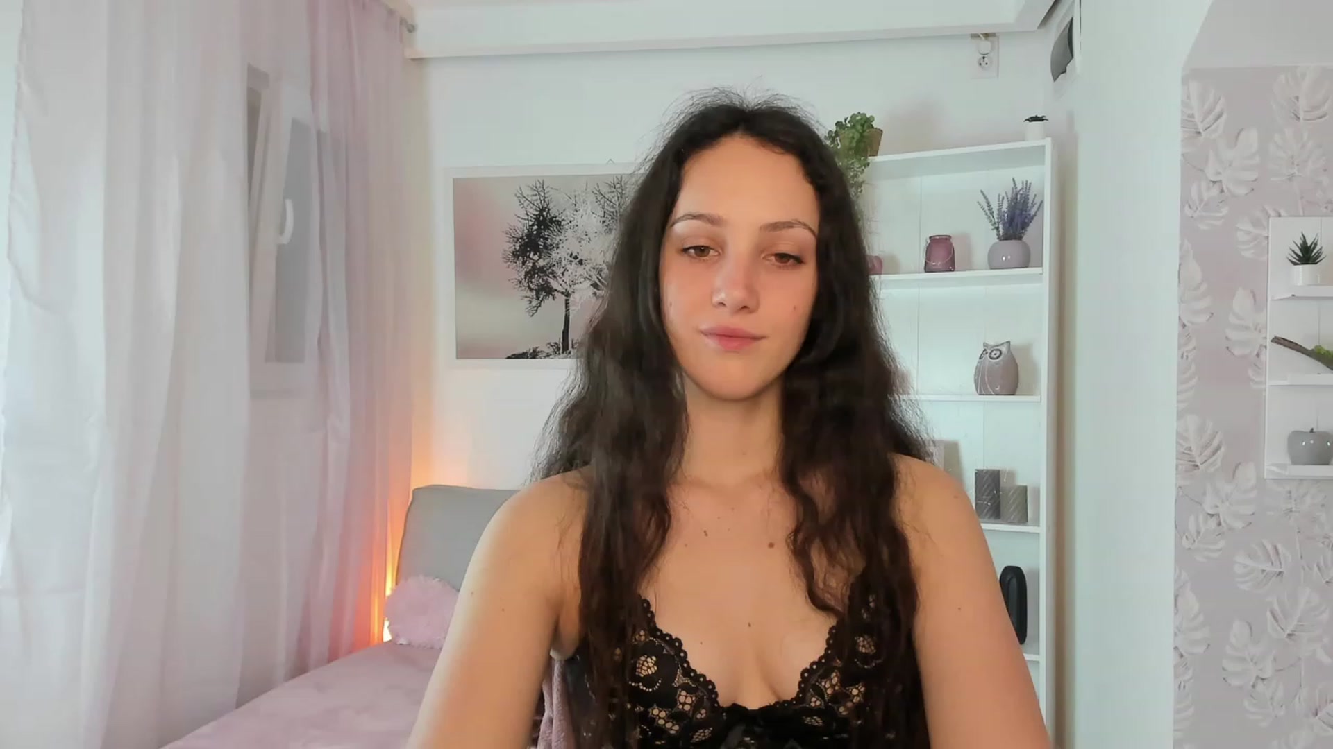 Gallery image thumbnail from Sophie_Rain18's myfreecams stream on, 01/28/2023, 15:35 image 5 of 20