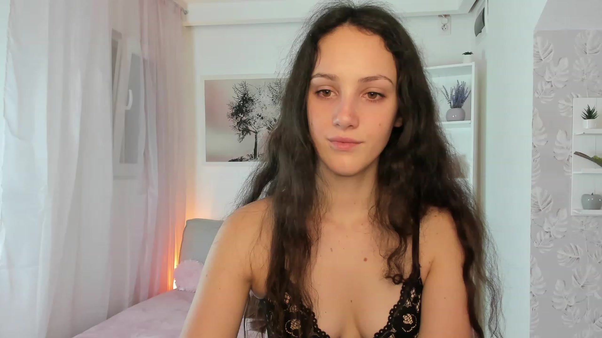 Gallery image thumbnail from Sophie_Rain18's myfreecams stream on, 01/28/2023, 15:35 image 20 of 20
