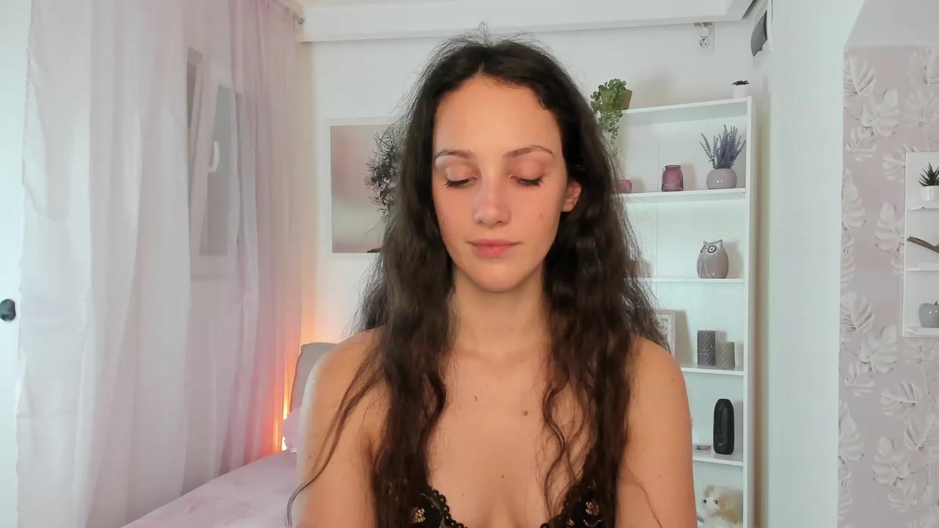 Gallery image thumbnail from Sophie_Rain18's myfreecams stream on, 01/28/2023, 18:22 image 8 of 20