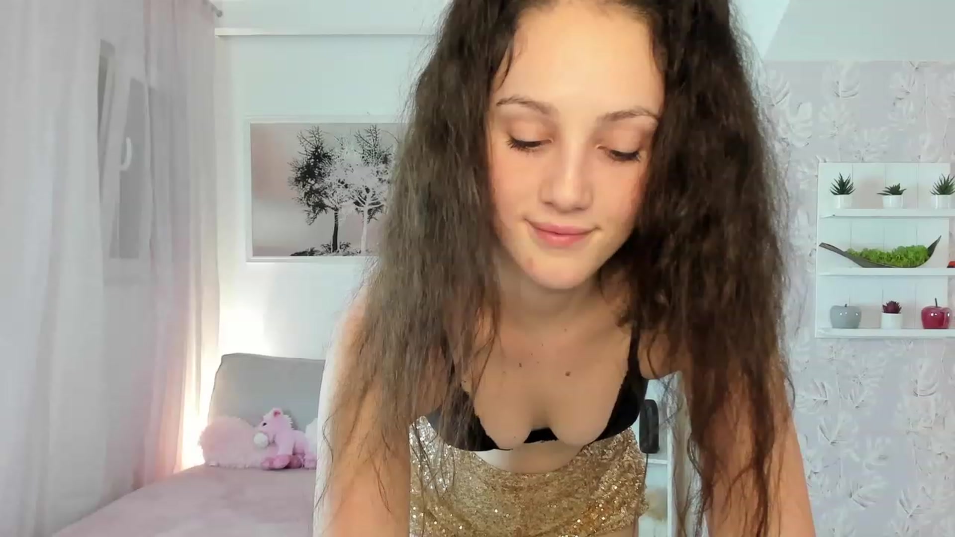 Gallery image thumbnail from Sophie_Rain18's myfreecams stream on, 01/31/2023, 15:15 image 18 of 20