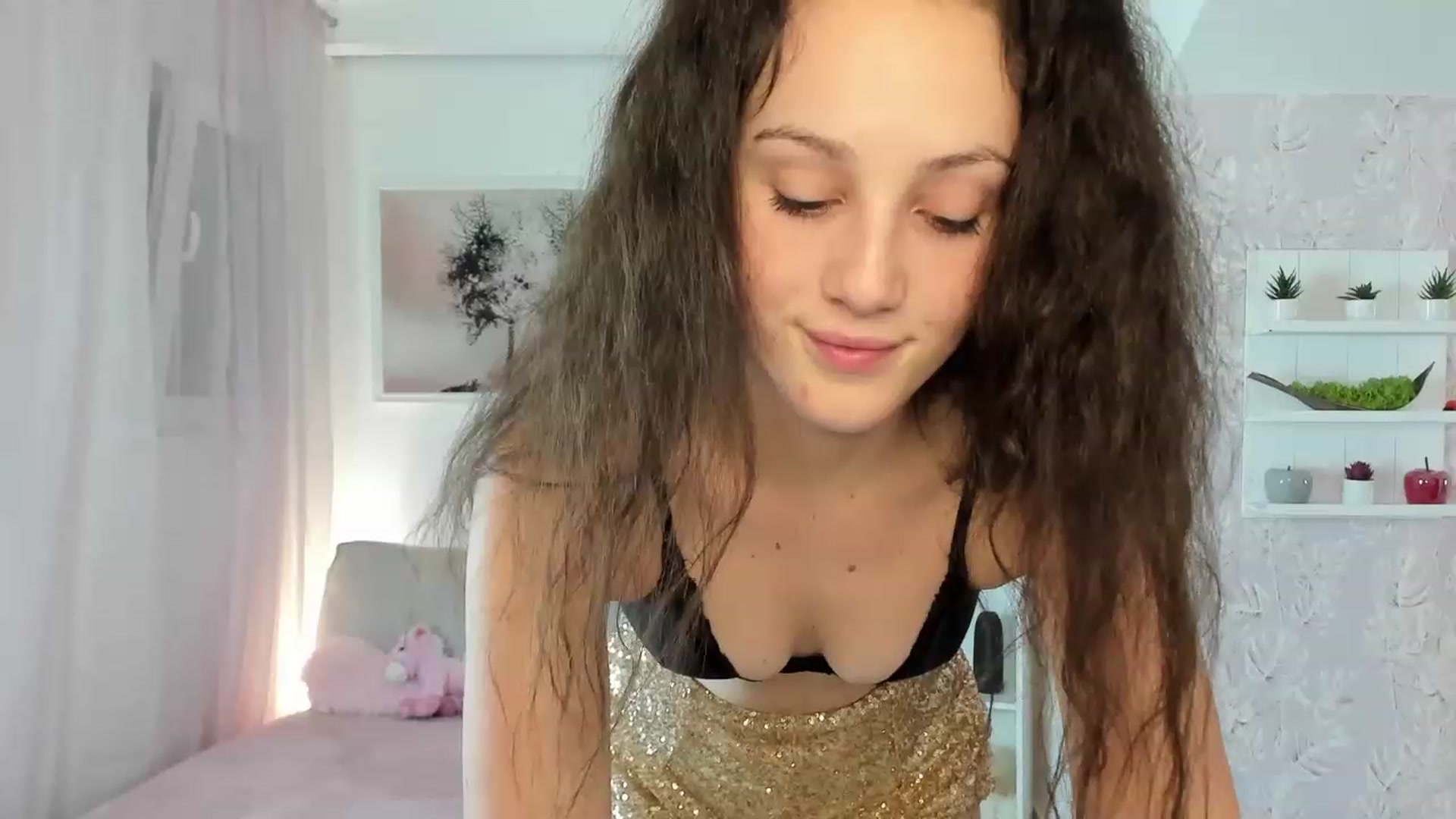 Gallery image thumbnail from Sophie_Rain18's myfreecams stream on, 01/31/2023, 15:15 image 17 of 20