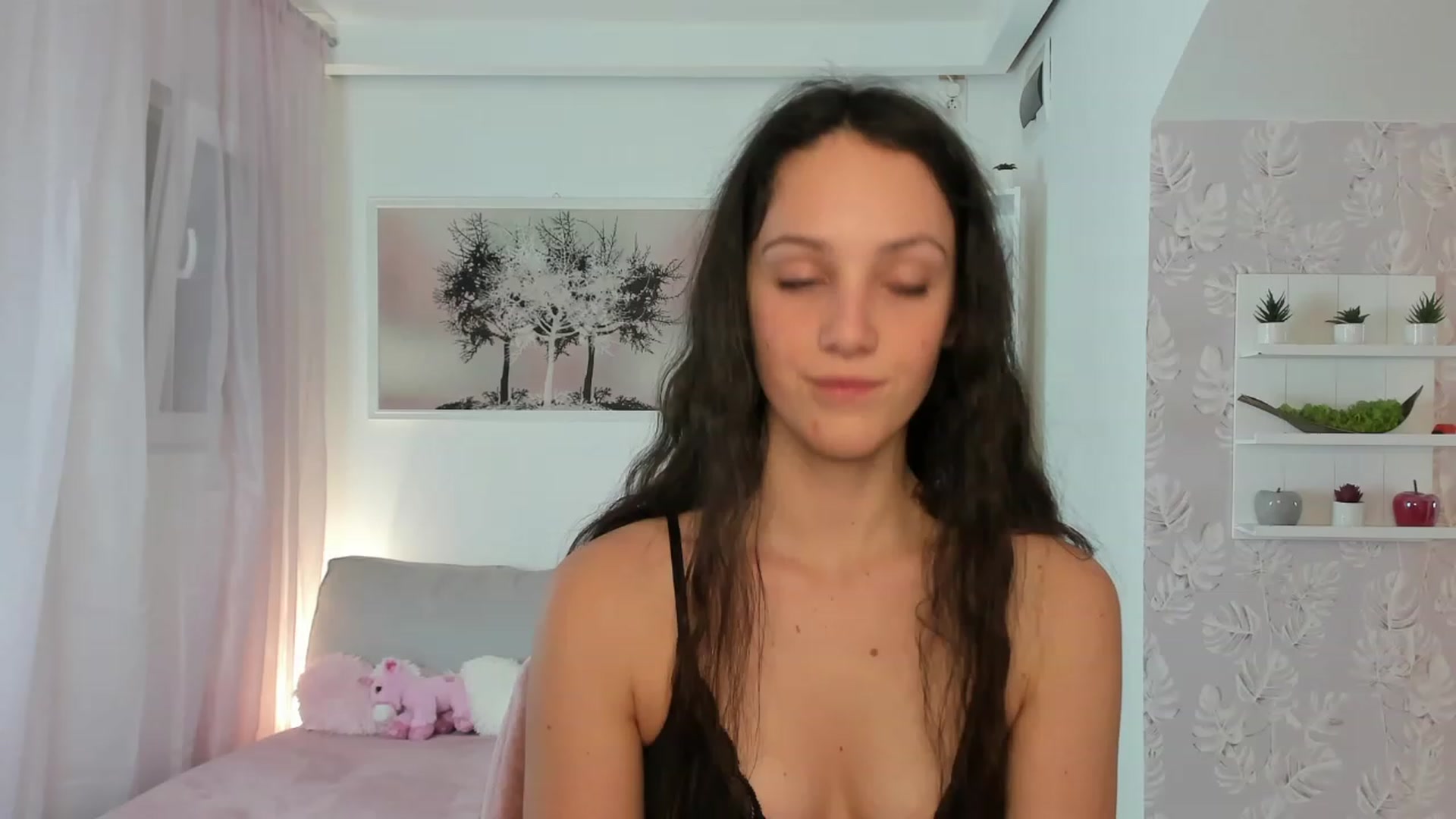 Gallery image thumbnail from Sophie_Rain18's myfreecams stream on, 01/31/2023, 19:03 image 9 of 20