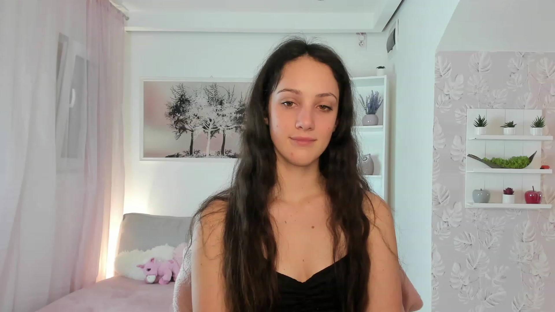 Gallery image thumbnail from Sophie_Rain18's myfreecams stream on, 02/01/2023, 14:59 image 15 of 20