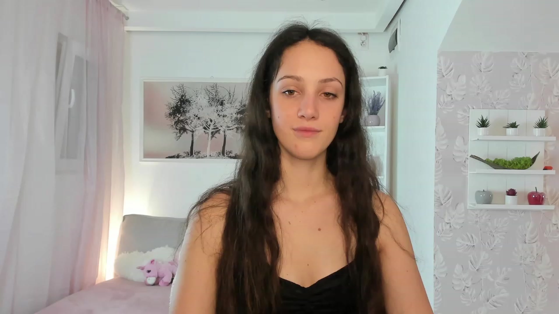 Gallery image thumbnail from Sophie_Rain18's myfreecams stream on, 02/01/2023, 14:59 image 13 of 20