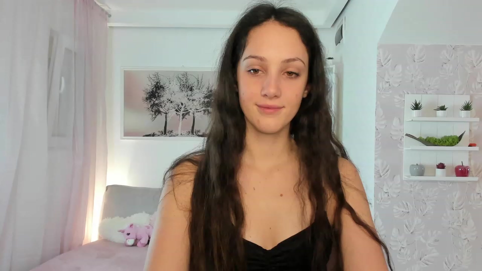 Gallery image thumbnail from Sophie_Rain18's myfreecams stream on, 02/01/2023, 14:59 image 8 of 20