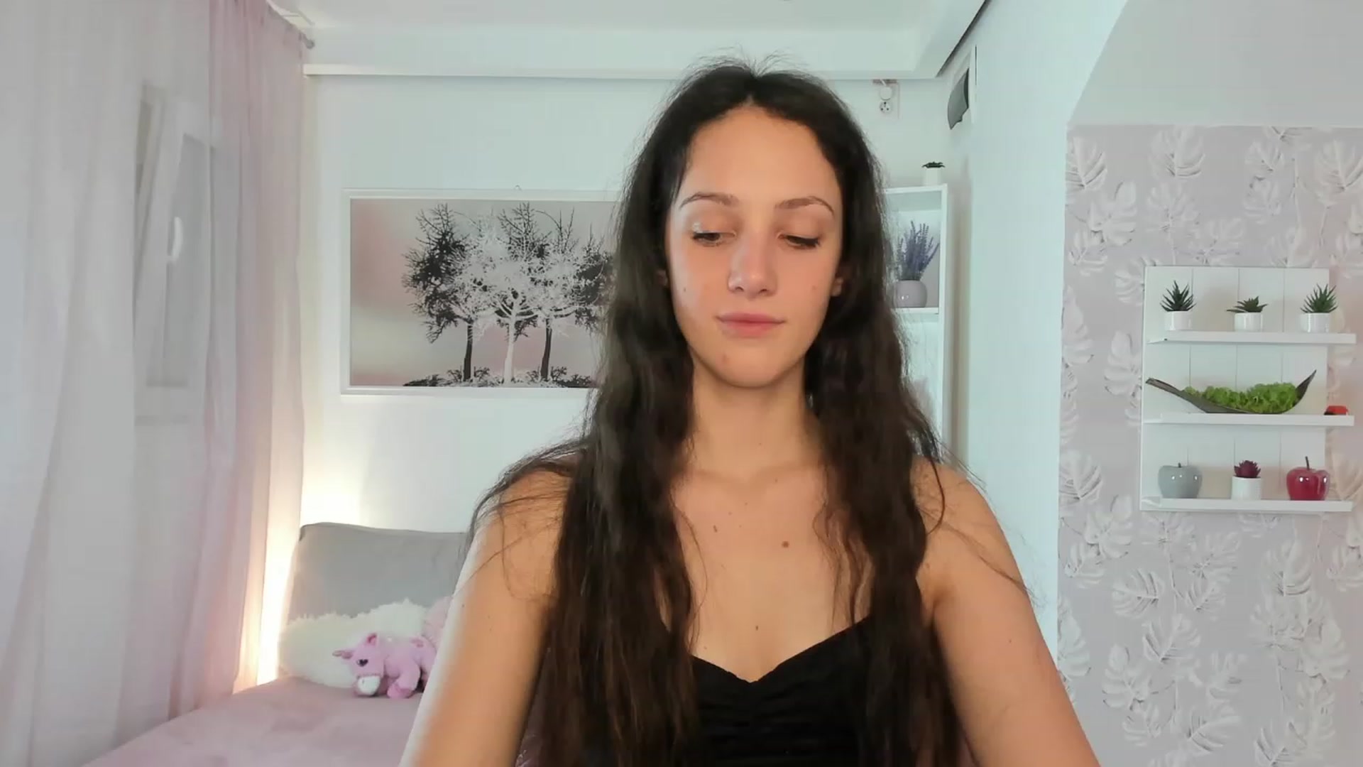 Gallery image thumbnail from Sophie_Rain18's myfreecams stream on, 02/01/2023, 14:59 image 12 of 20