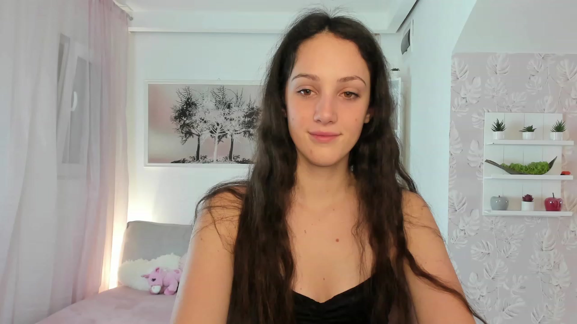 Gallery image thumbnail from Sophie_Rain18's myfreecams stream on, 02/01/2023, 14:59 image 9 of 20