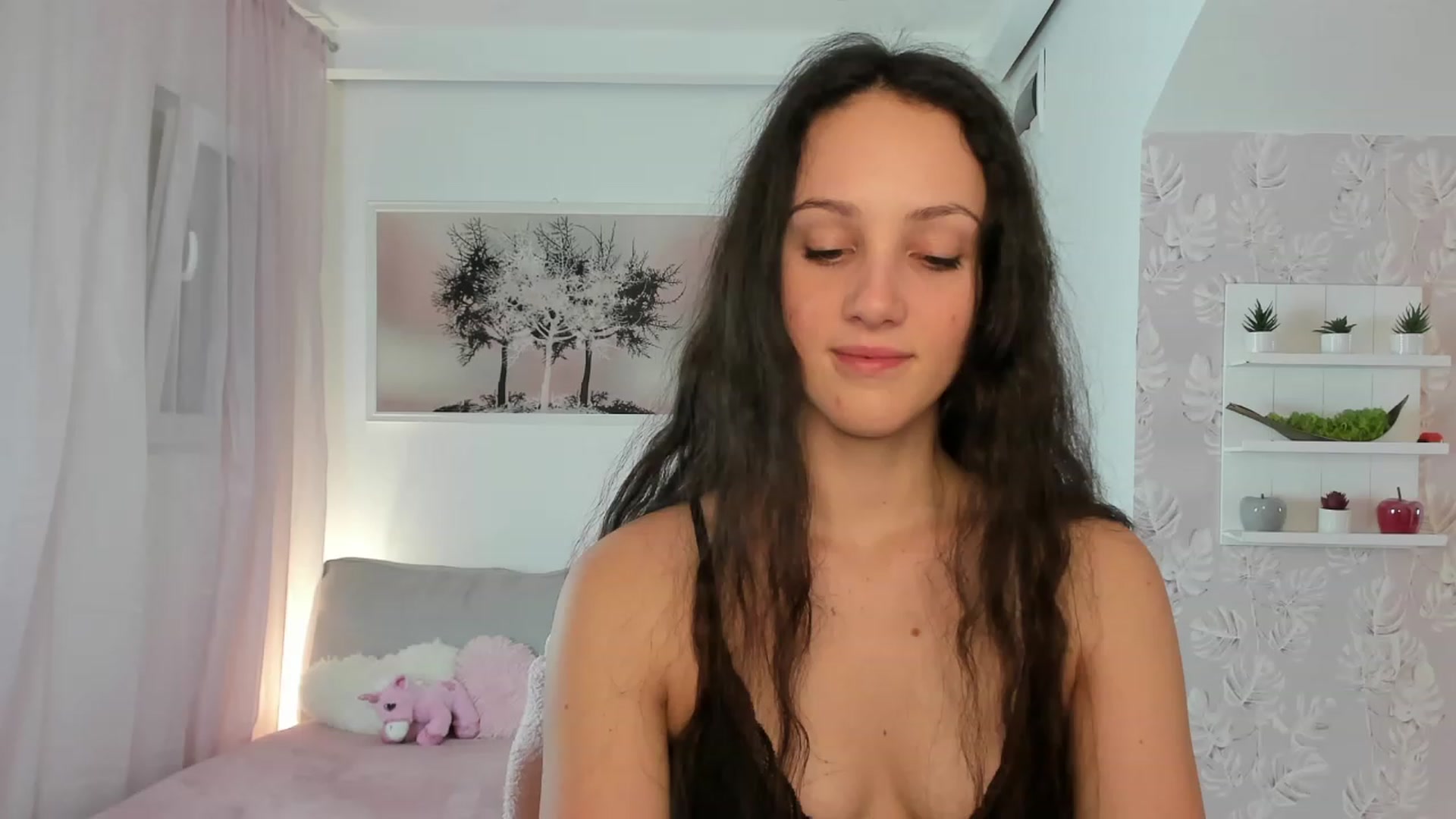 Gallery image thumbnail from Sophie_Rain18's myfreecams stream on, 02/01/2023, 16:13 image 13 of 20
