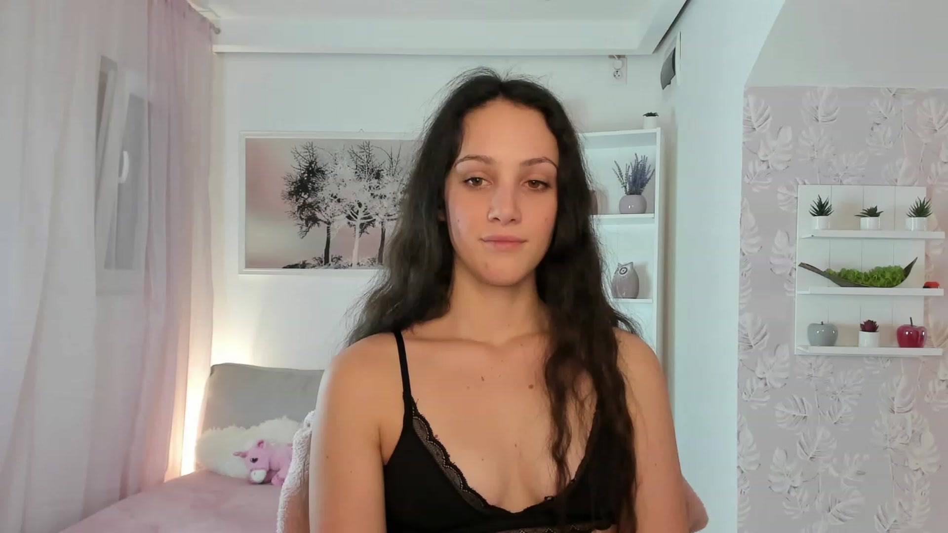 Gallery image thumbnail from Sophie_Rain18's myfreecams stream on, 02/01/2023, 16:13 image 17 of 20