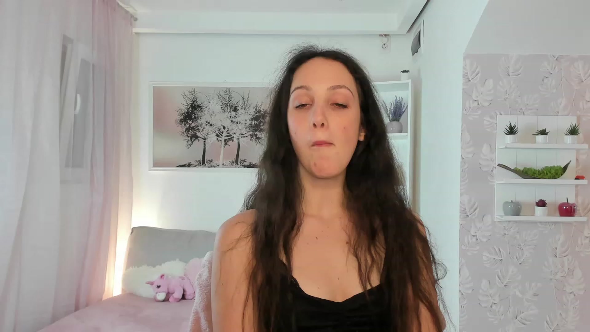 Gallery image thumbnail from Sophie_Rain18's myfreecams stream on, 02/01/2023, 17:15 image 4 of 20