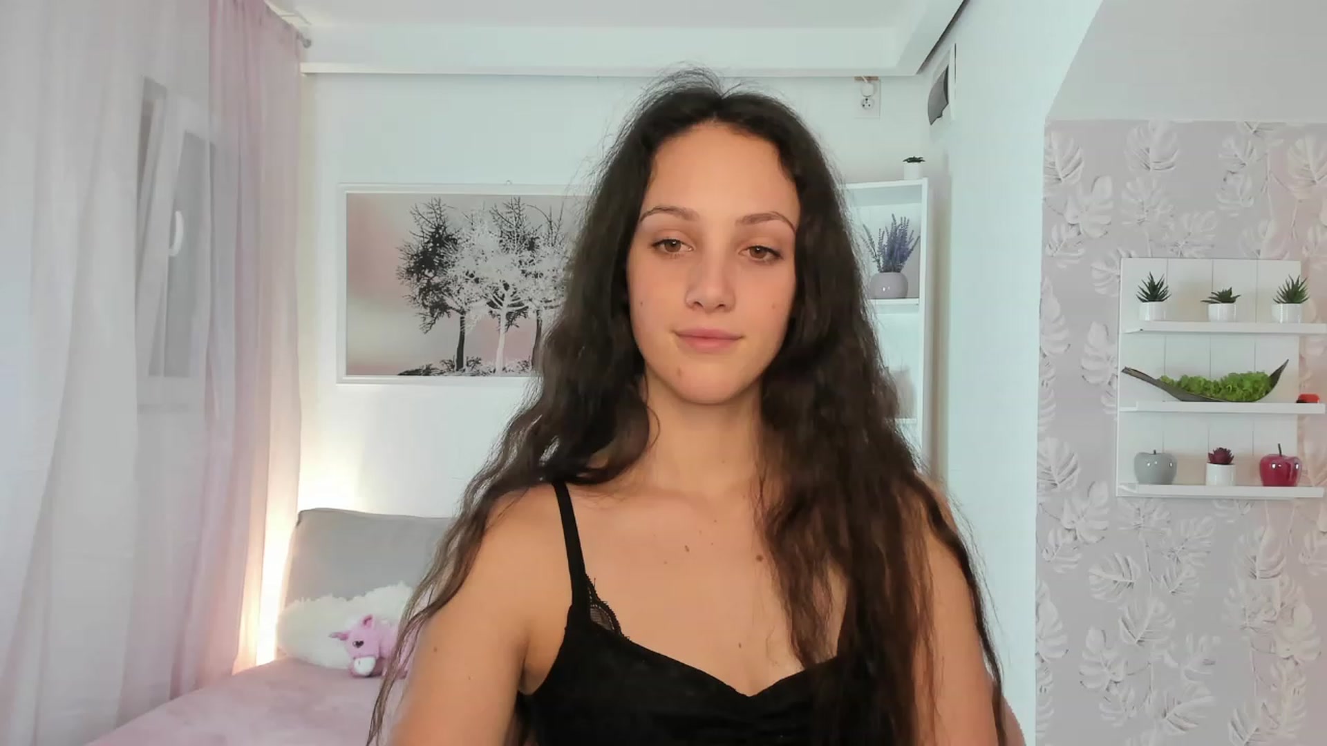Gallery image thumbnail from Sophie_Rain18's myfreecams stream on, 02/01/2023, 17:15 image 9 of 20