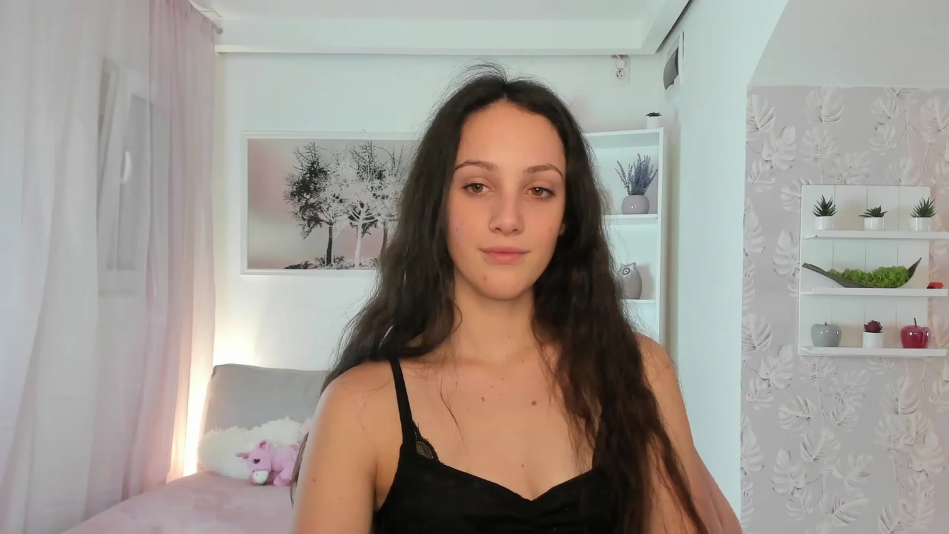 Gallery image thumbnail from Sophie_Rain18's myfreecams stream on, 02/01/2023, 17:15 image 11 of 20
