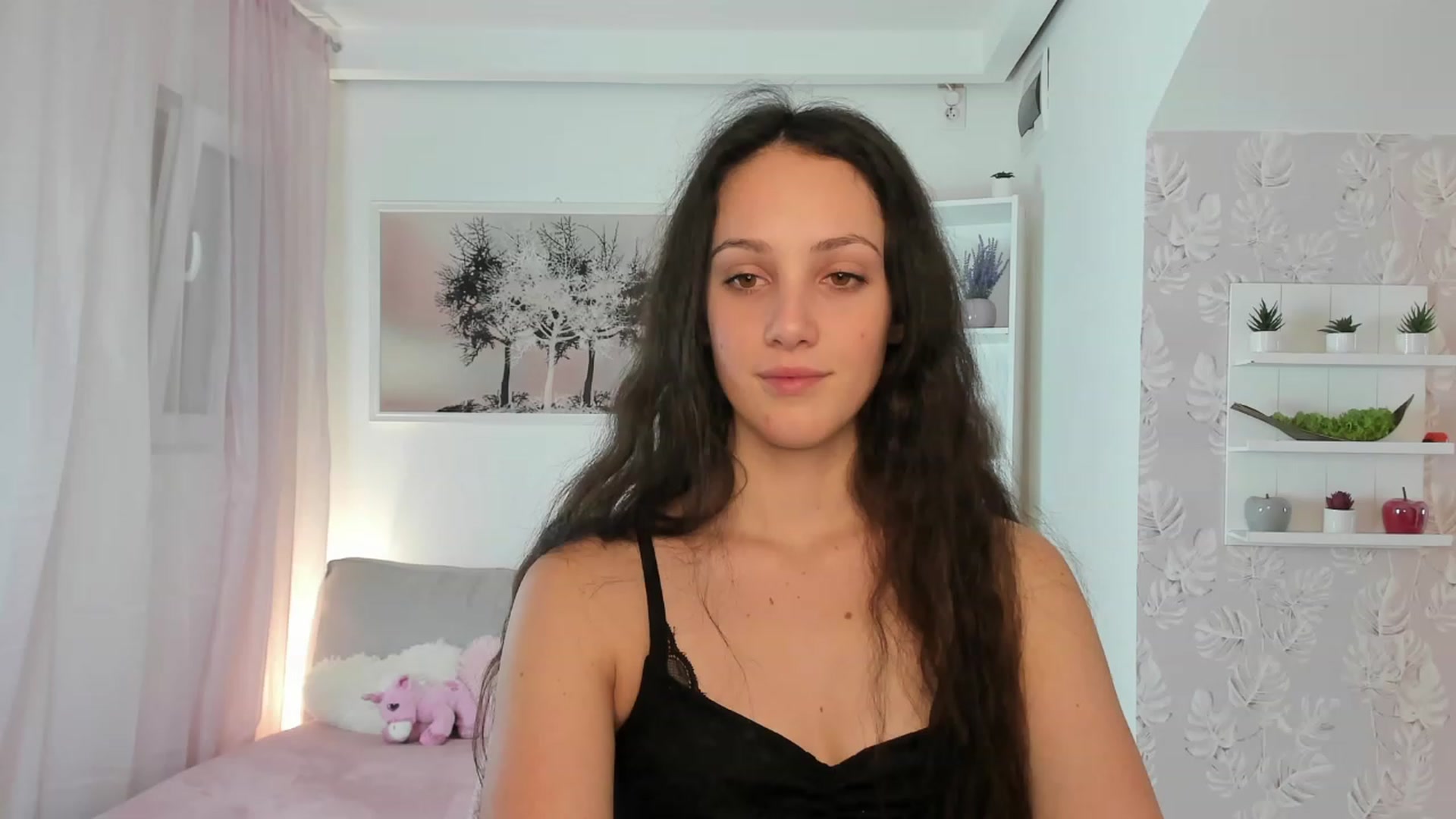 Gallery image thumbnail from Sophie_Rain18's myfreecams stream on, 02/01/2023, 17:15 image 12 of 20