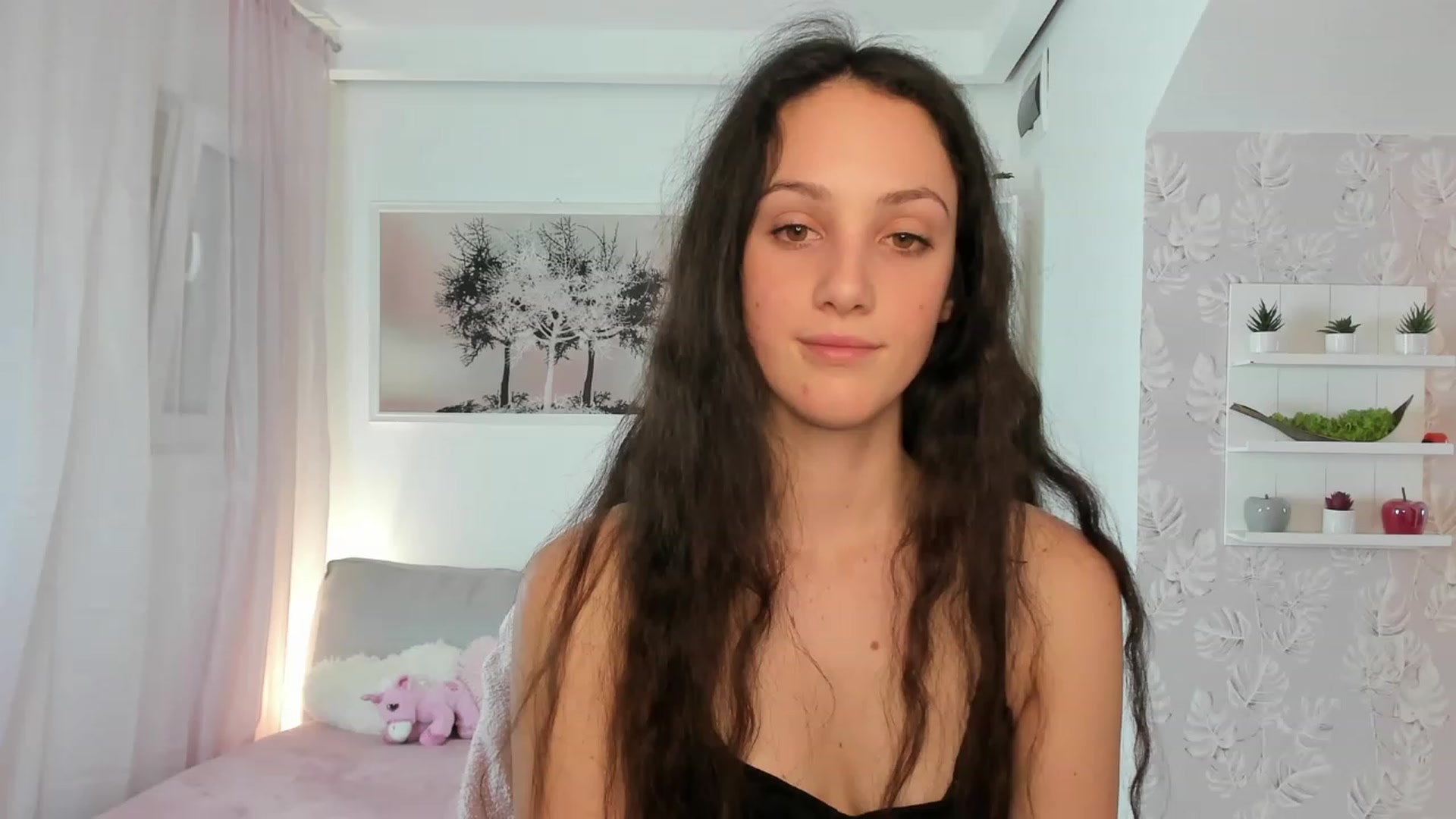 Gallery image thumbnail from Sophie_Rain18's myfreecams stream on, 02/01/2023, 17:15 image 15 of 20