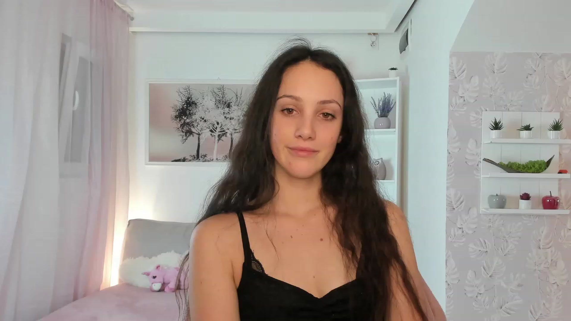 Gallery image thumbnail from Sophie_Rain18's myfreecams stream on, 02/01/2023, 17:15 image 10 of 20