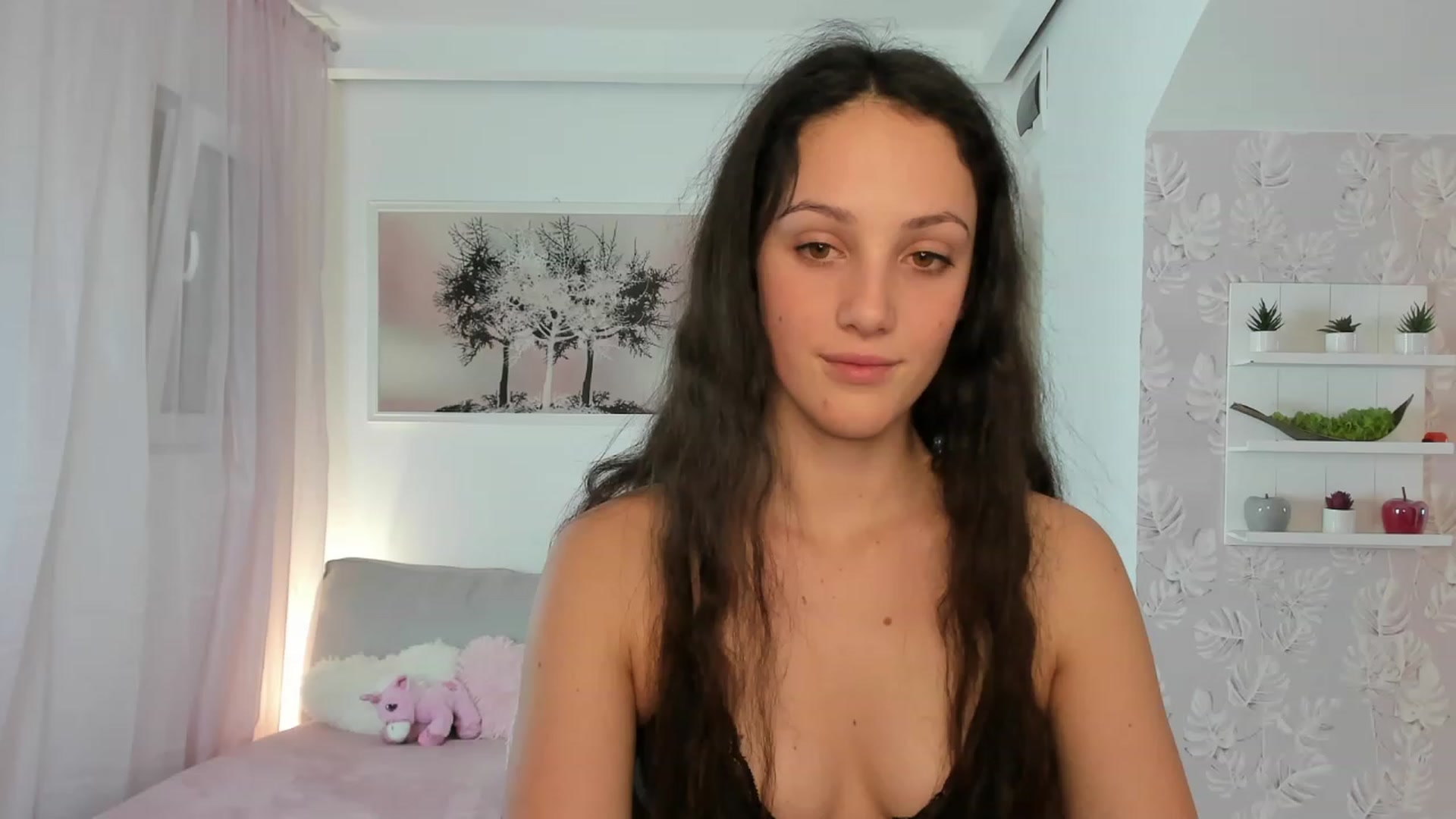 Gallery image thumbnail from Sophie_Rain18's myfreecams stream on, 02/01/2023, 17:58 image 9 of 20
