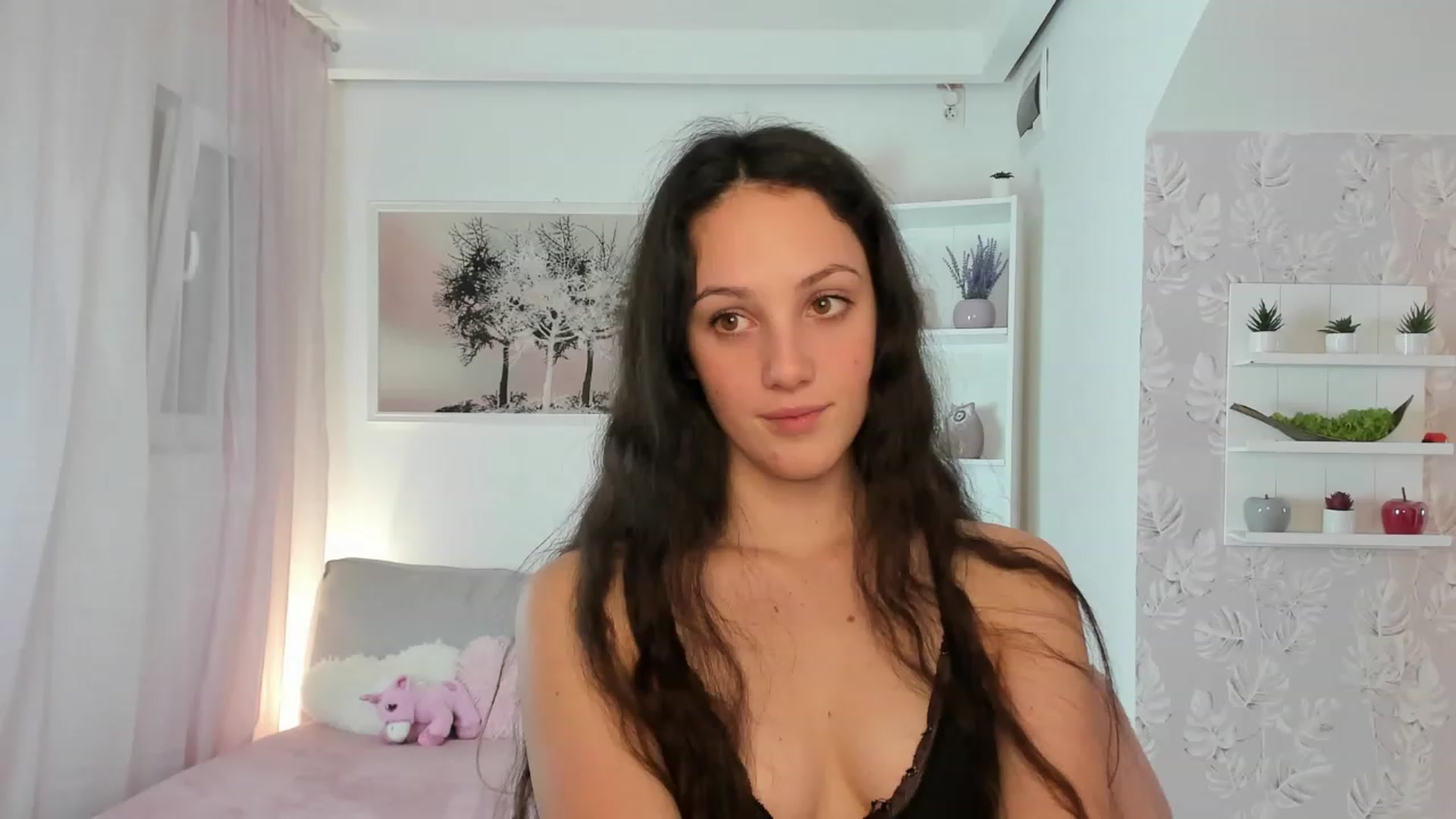 Gallery image thumbnail from Sophie_Rain18's myfreecams stream on, 02/01/2023, 17:58 image 8 of 20
