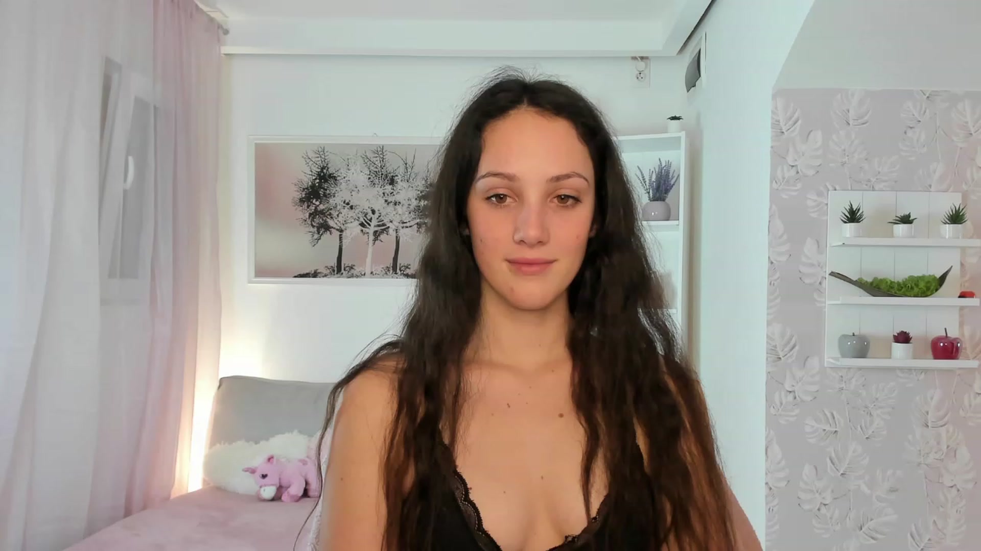 Gallery image thumbnail from Sophie_Rain18's myfreecams stream on, 02/01/2023, 17:58 image 1 of 20