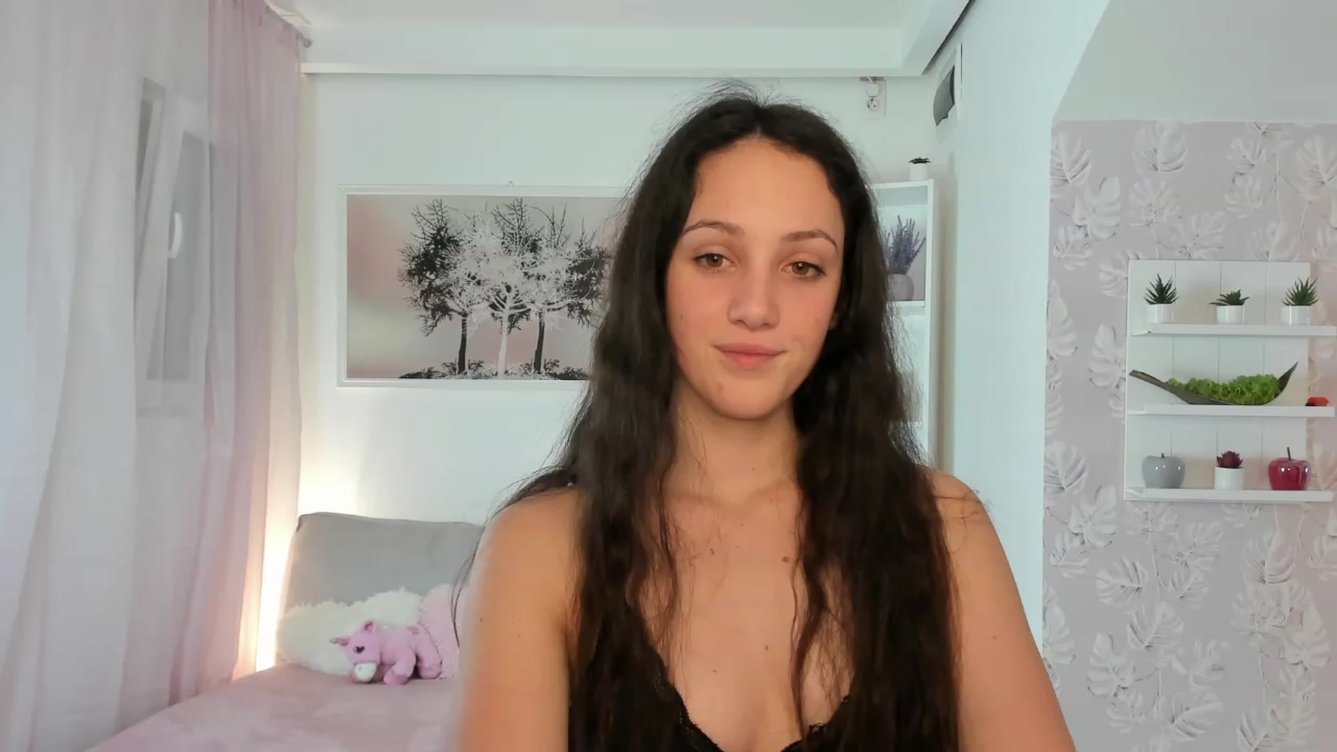 Gallery image thumbnail from Sophie_Rain18's myfreecams stream on, 02/01/2023, 17:58 image 6 of 20