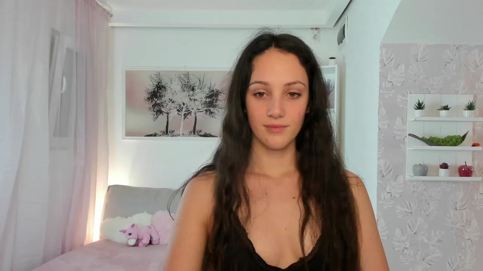 Gallery image thumbnail from Sophie_Rain18's myfreecams stream on, 02/01/2023, 17:58 image 5 of 20