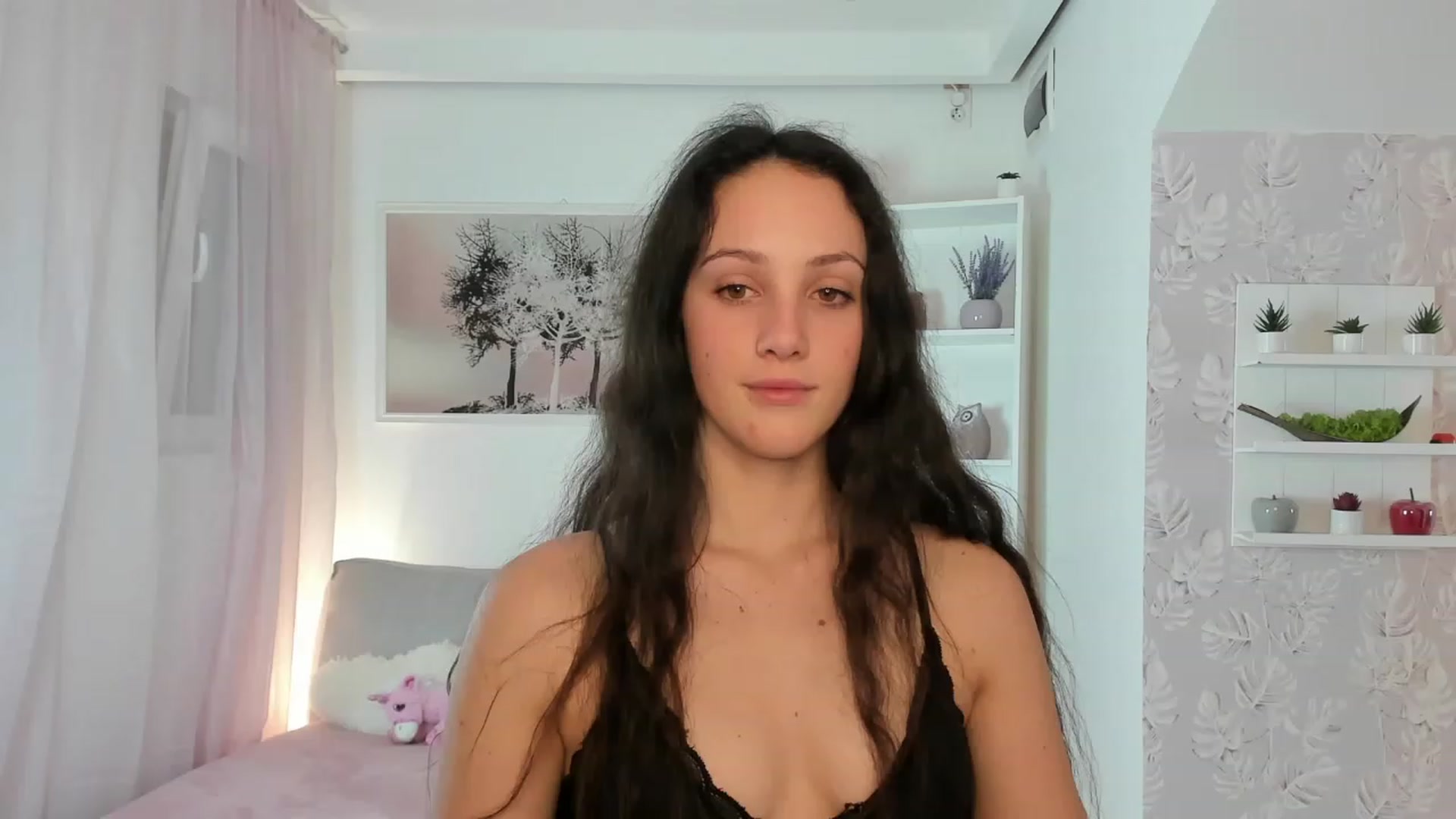 Gallery image thumbnail from Sophie_Rain18's myfreecams stream on, 02/01/2023, 17:58 image 18 of 20