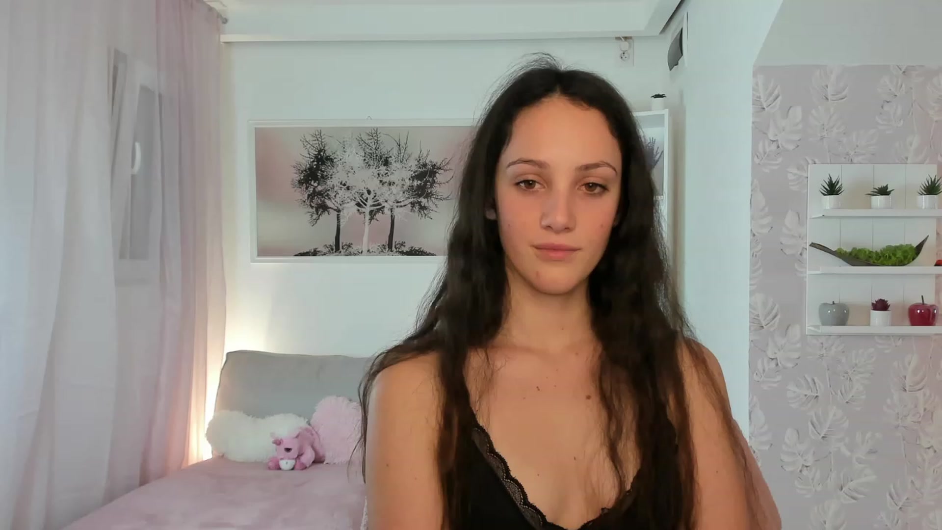 Gallery image thumbnail from Sophie_Rain18's myfreecams stream on, 02/01/2023, 18:58 image 2 of 20