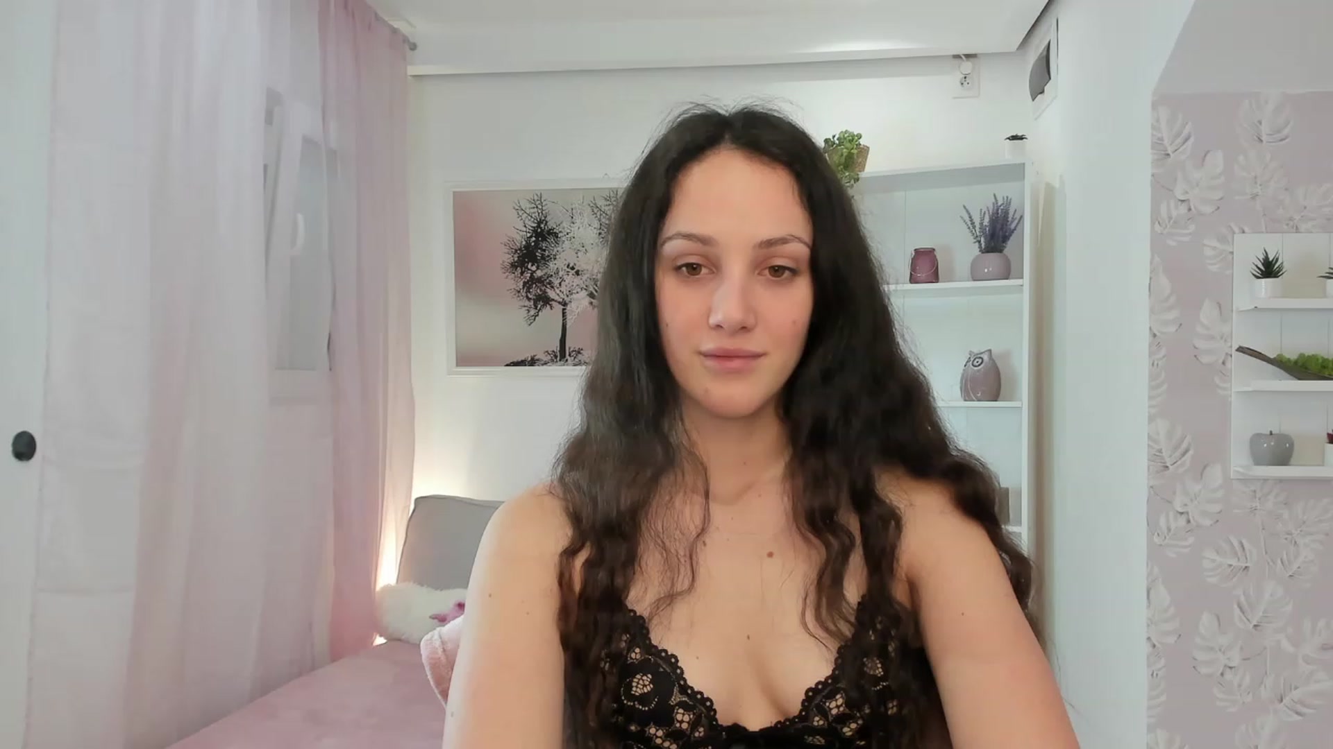 Gallery image thumbnail from Sophie_Rain18's myfreecams stream on, 02/02/2023, 15:40 image 12 of 20