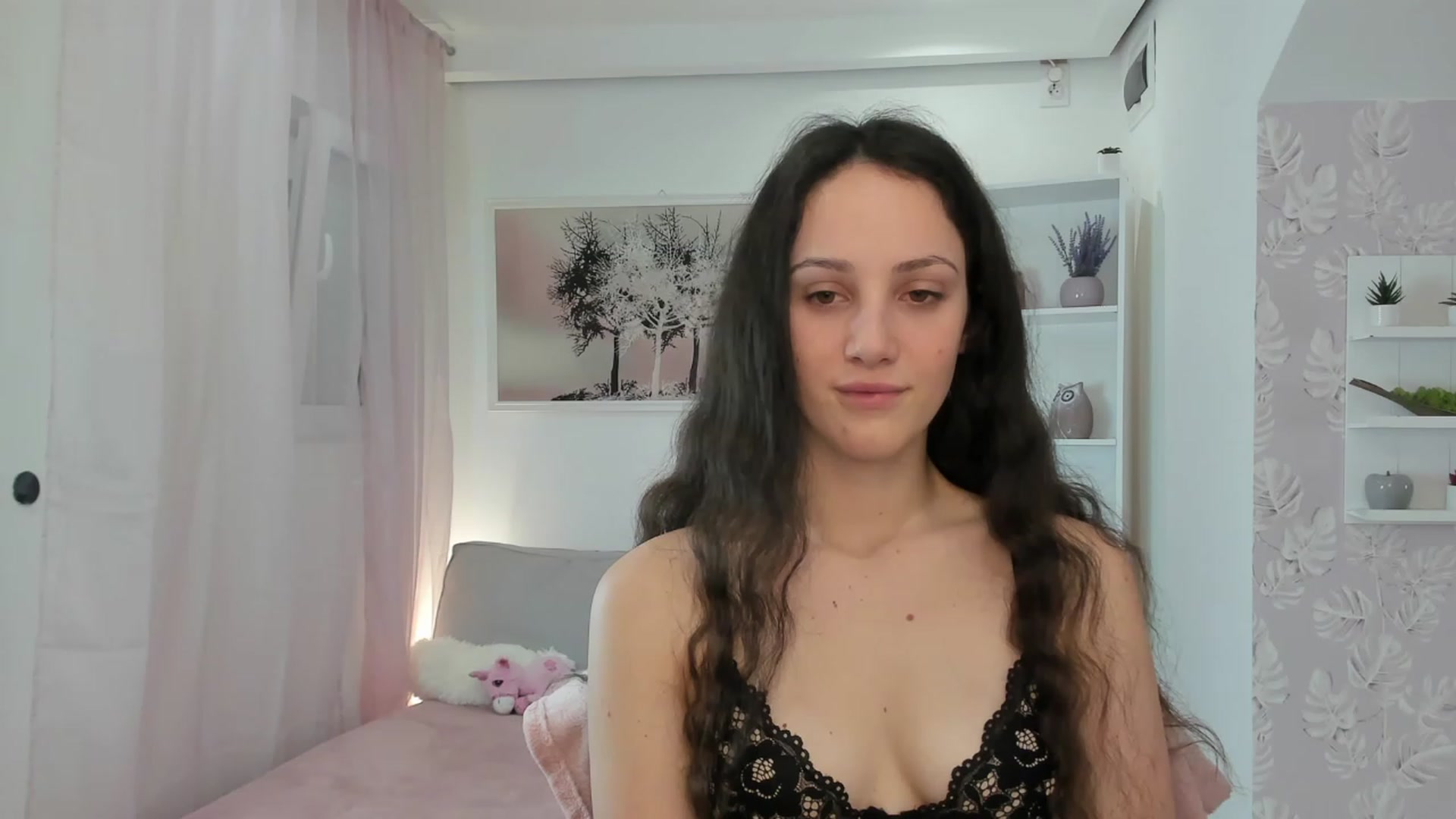 Gallery image thumbnail from Sophie_Rain18's myfreecams stream on, 02/02/2023, 15:40 image 6 of 20