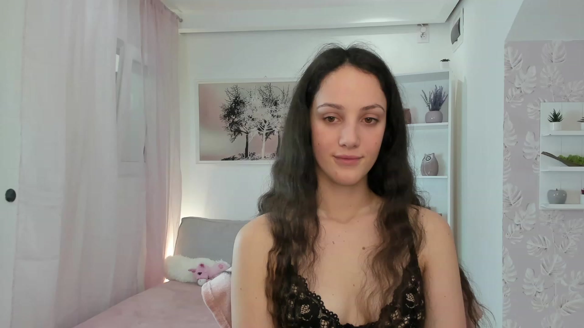 Gallery image thumbnail from Sophie_Rain18's myfreecams stream on, 02/02/2023, 15:40 image 9 of 20