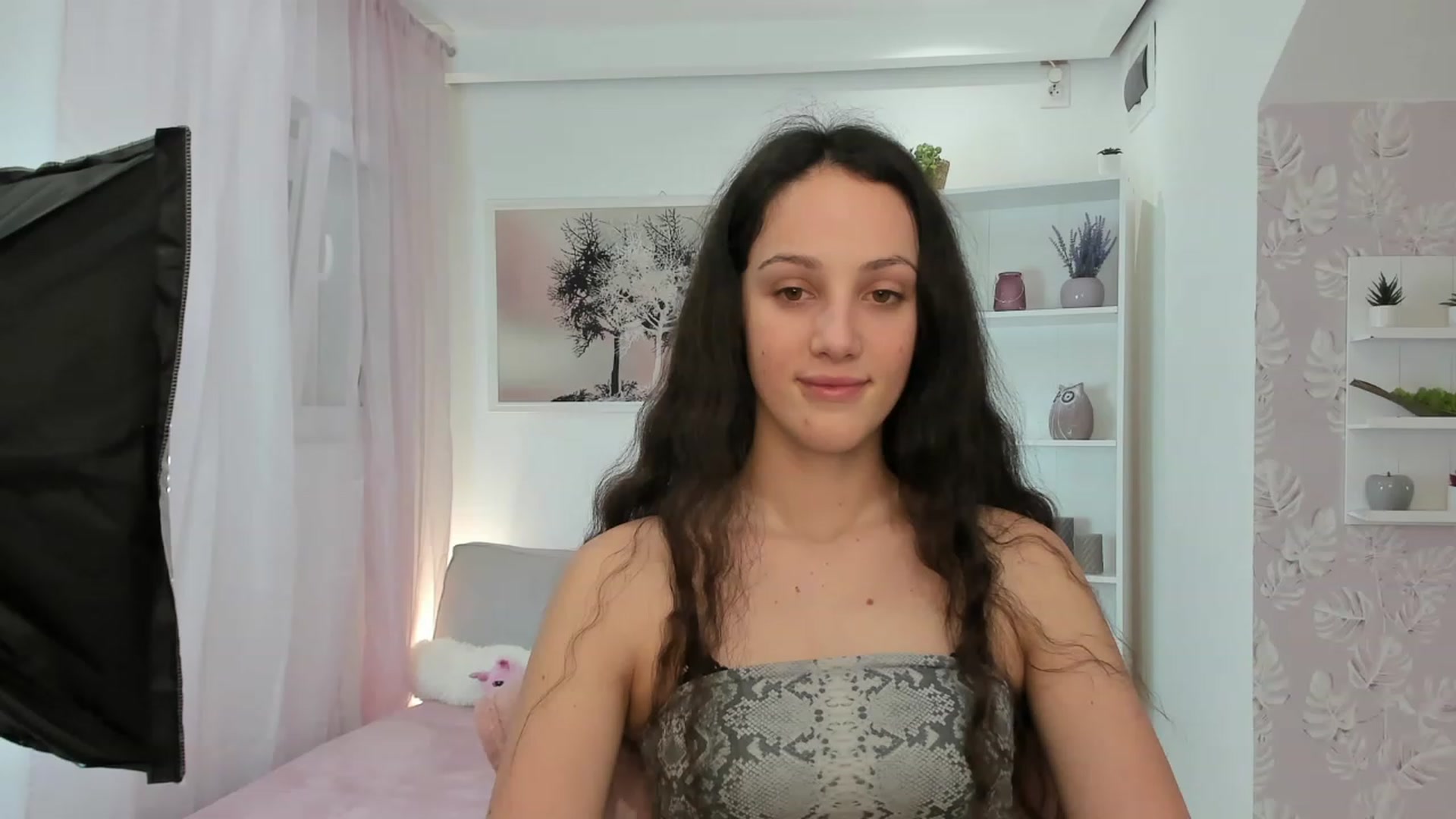 Gallery image thumbnail from Sophie_Rain18's myfreecams stream on, 02/02/2023, 17:17 image 4 of 20
