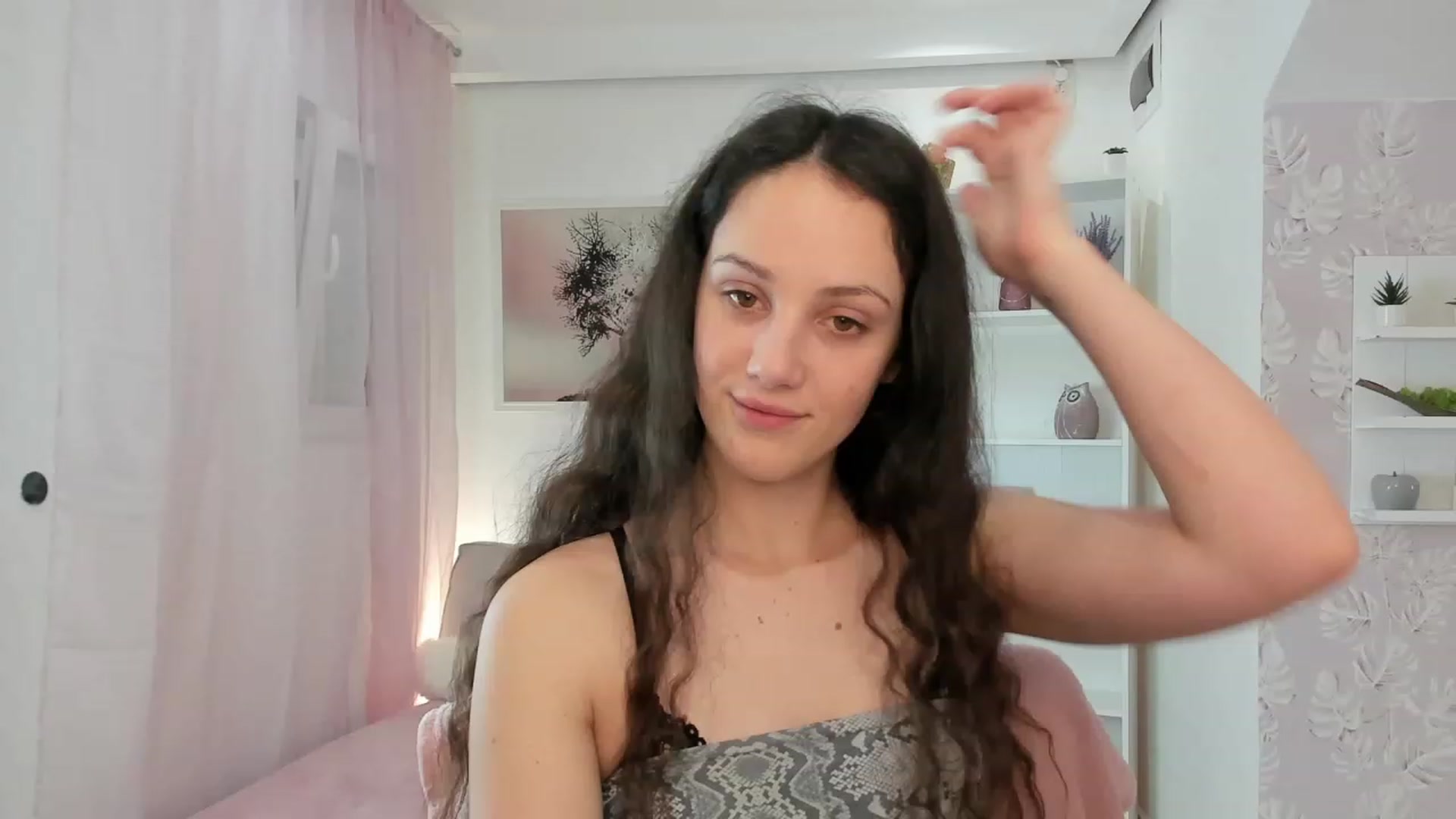 Gallery image thumbnail from Sophie_Rain18's myfreecams stream on, 02/02/2023, 18:05 image 15 of 20