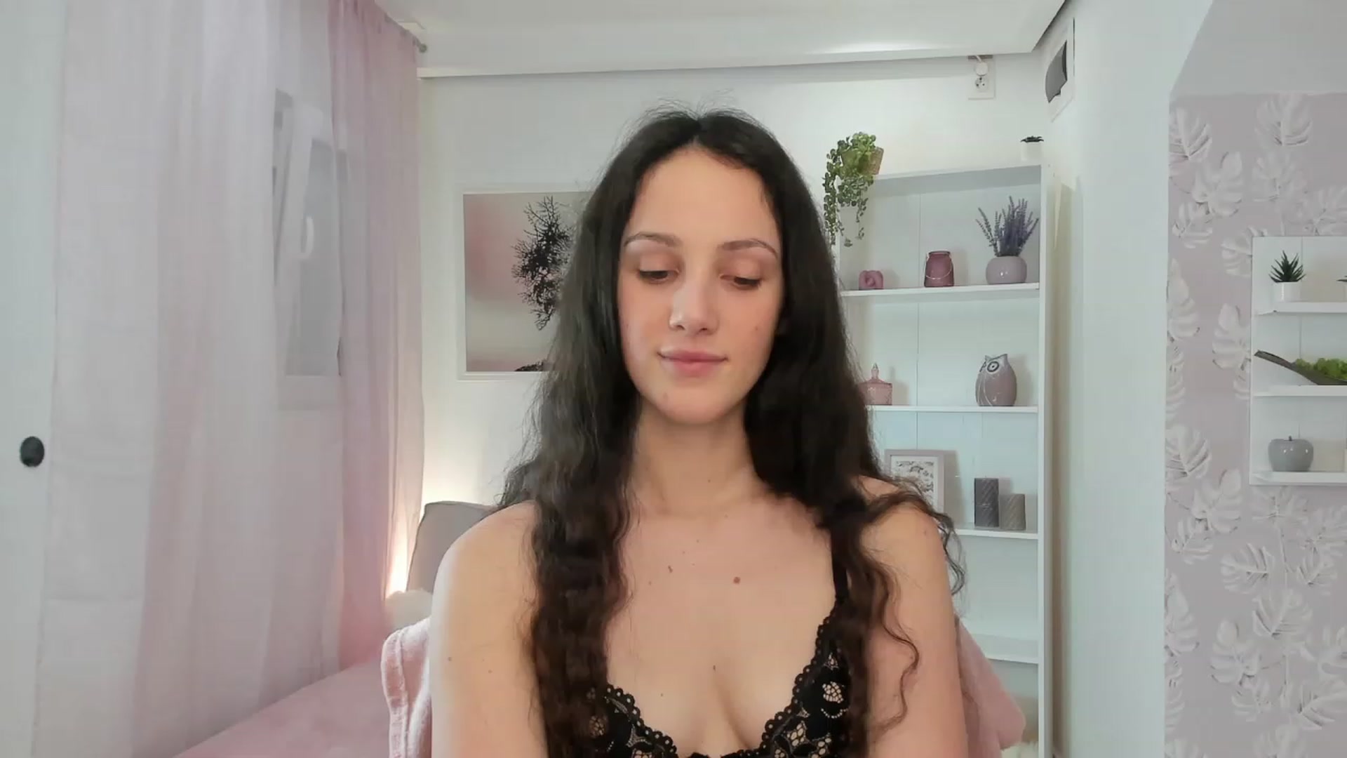 Gallery image thumbnail from Sophie_Rain18's myfreecams stream on, 02/02/2023, 18:45 image 18 of 20