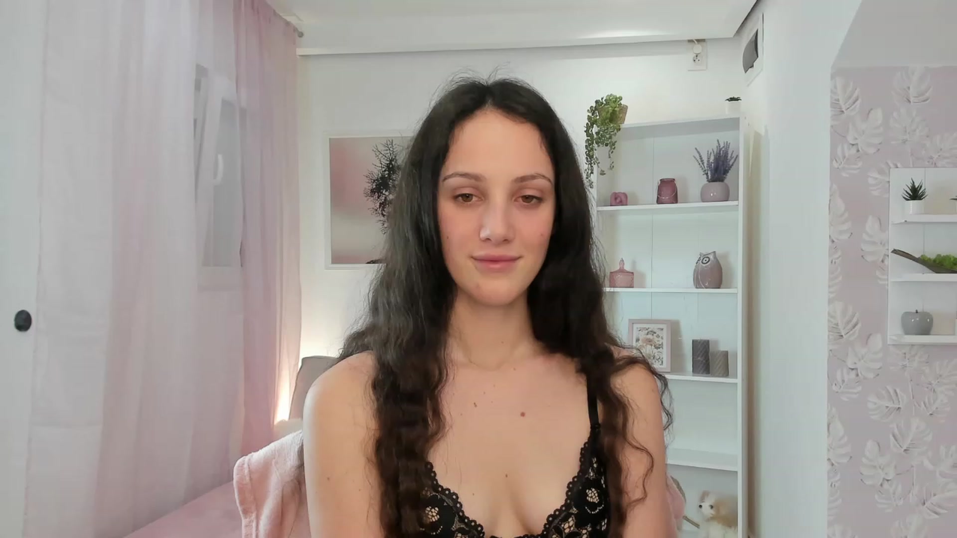 Gallery image thumbnail from Sophie_Rain18's myfreecams stream on, 02/02/2023, 18:45 image 17 of 20