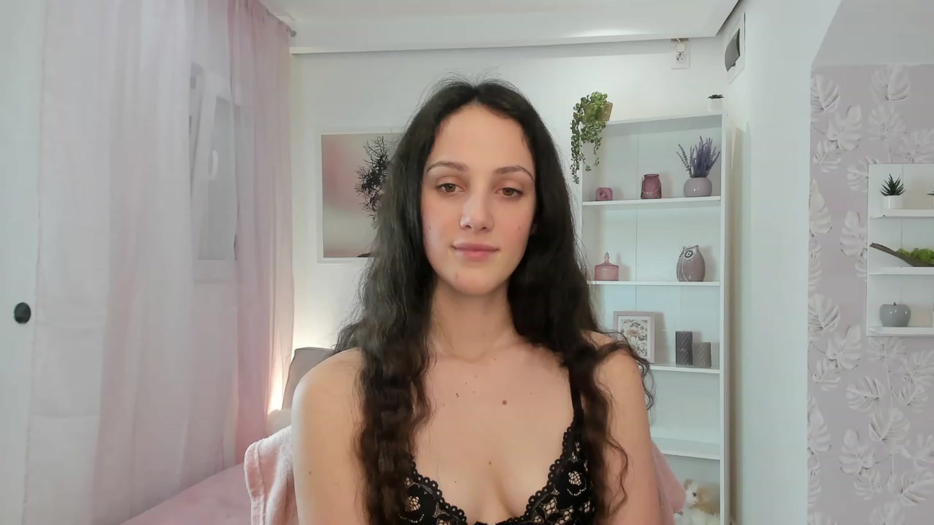 Gallery image thumbnail from Sophie_Rain18's myfreecams stream on, 02/02/2023, 18:45 image 19 of 20