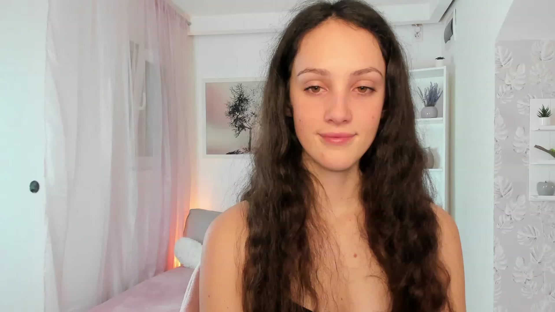 Gallery image thumbnail from Sophie_Rain18's myfreecams stream on, 02/03/2023, 15:02 image 12 of 20