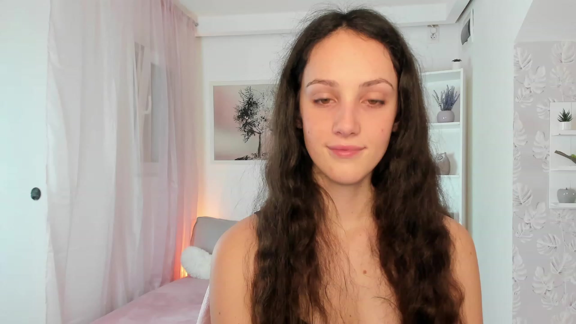 Gallery image thumbnail from Sophie_Rain18's myfreecams stream on, 02/03/2023, 15:02 image 13 of 20
