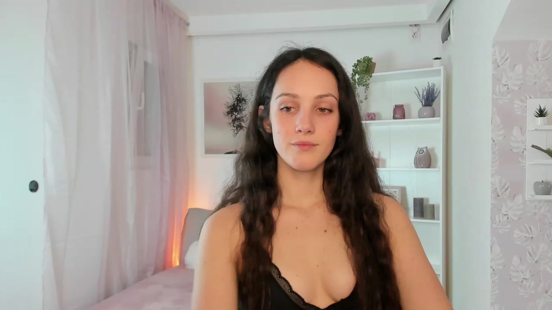 Gallery image thumbnail from Sophie_Rain18's myfreecams stream on, 02/03/2023, 15:46 image 7 of 20
