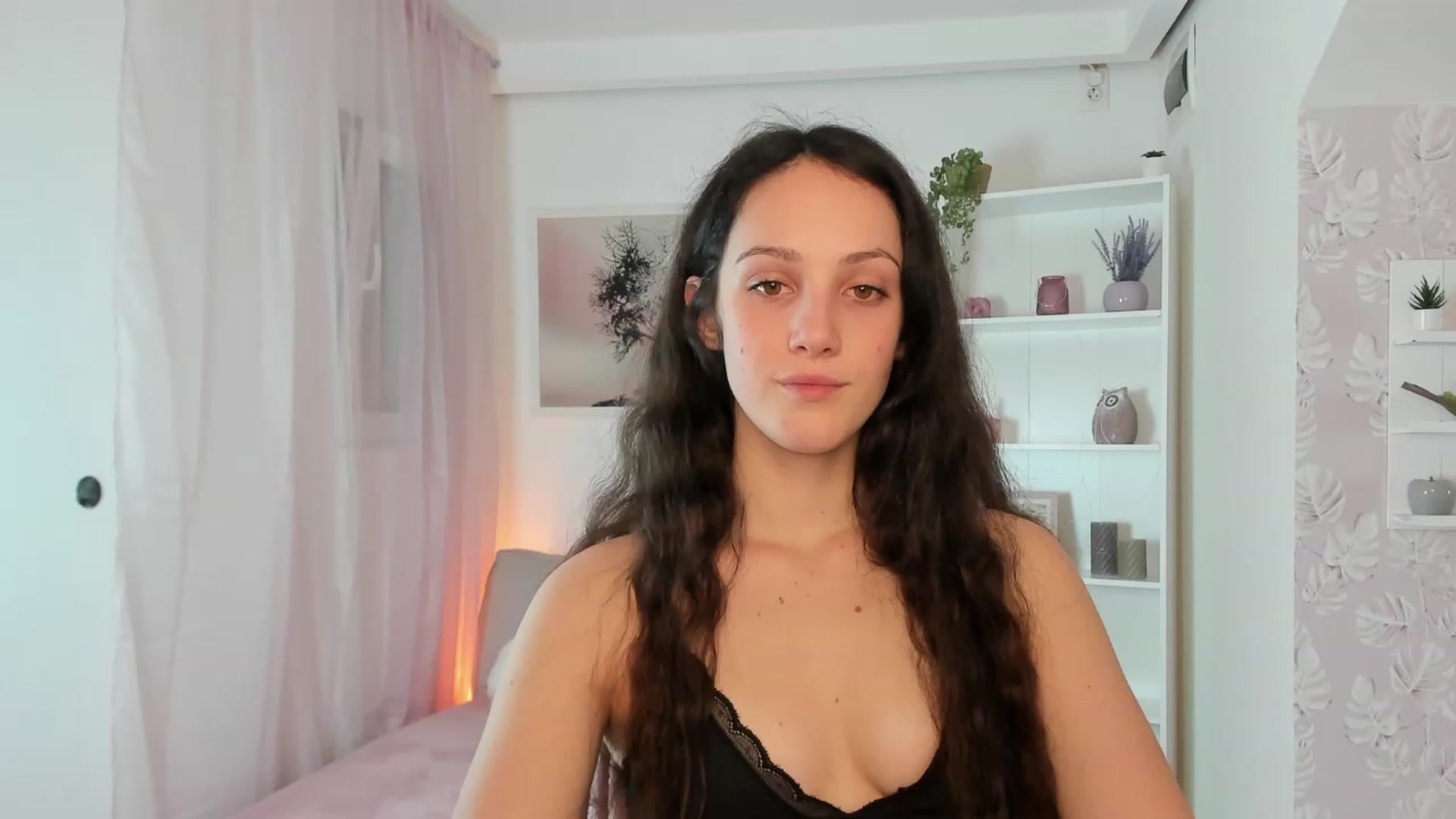 Gallery image thumbnail from Sophie_Rain18's myfreecams stream on, 02/03/2023, 15:46 image 8 of 20